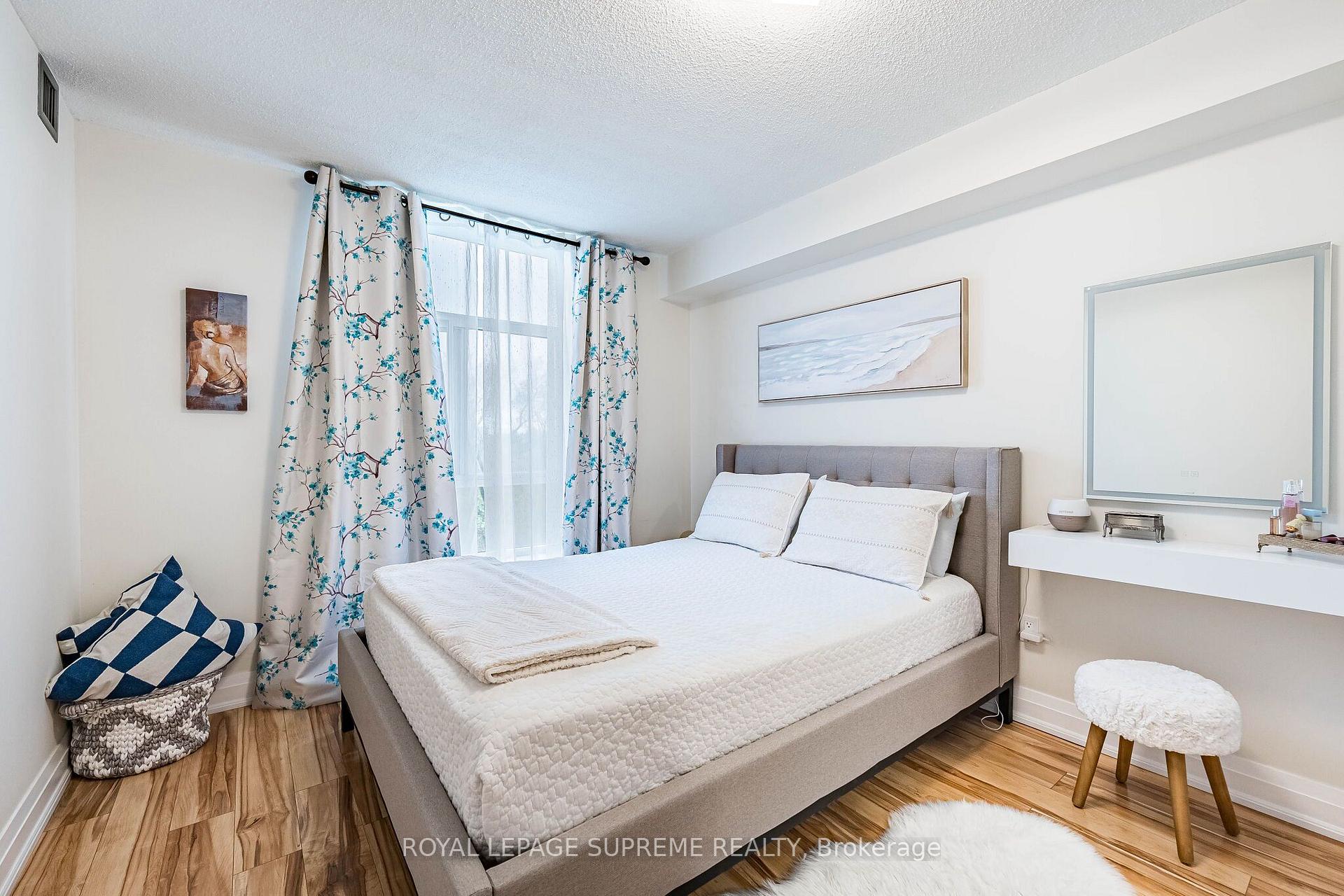 3559 Eglinton Avenue W 409