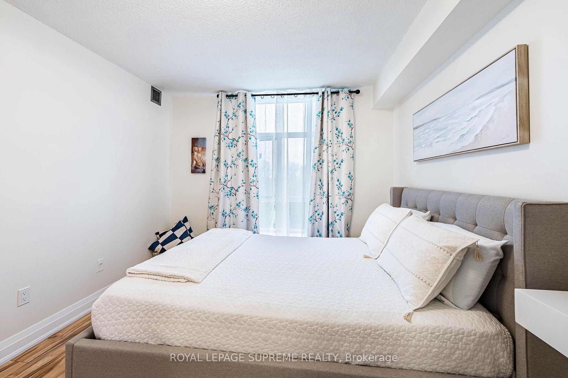3559 Eglinton Avenue W 409