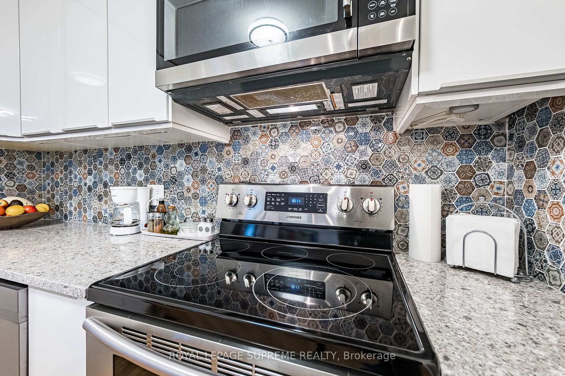 3559 Eglinton Avenue W 409