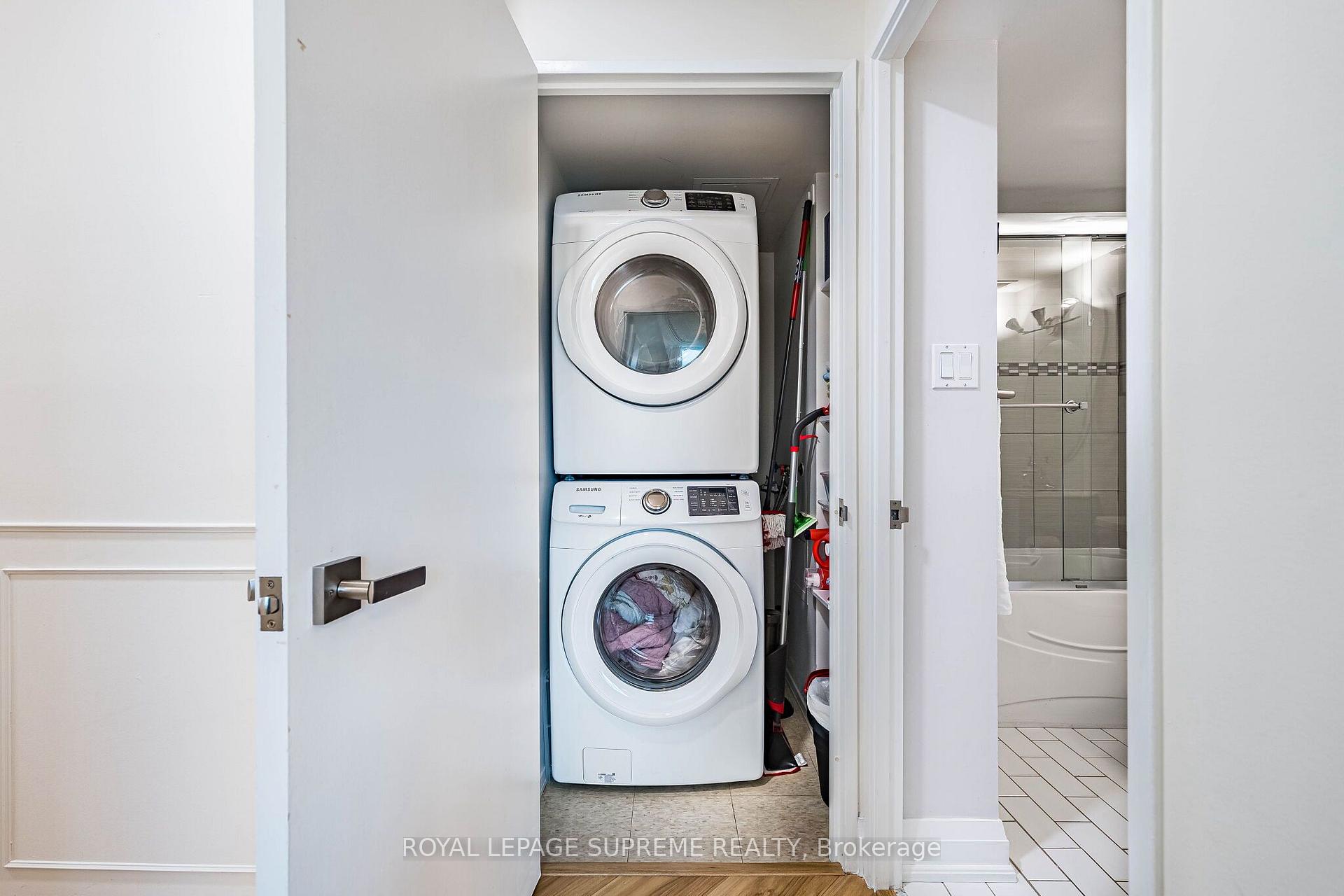 3559 Eglinton Avenue W 409