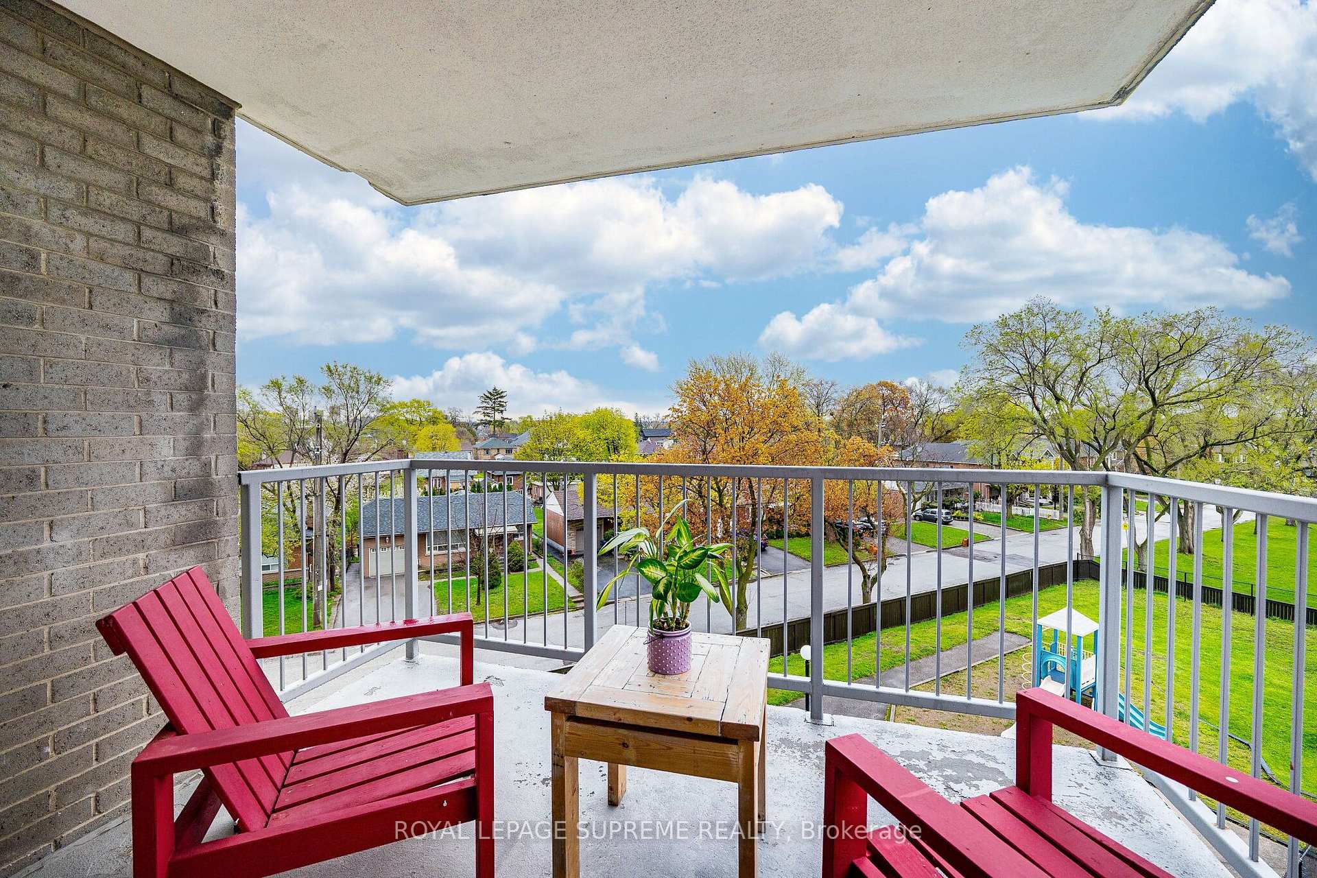 3559 Eglinton Avenue W 409