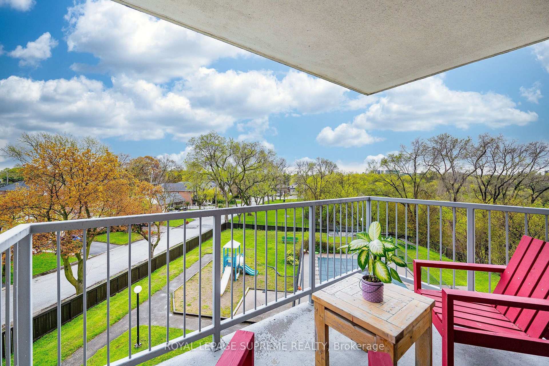 3559 Eglinton Avenue W 409