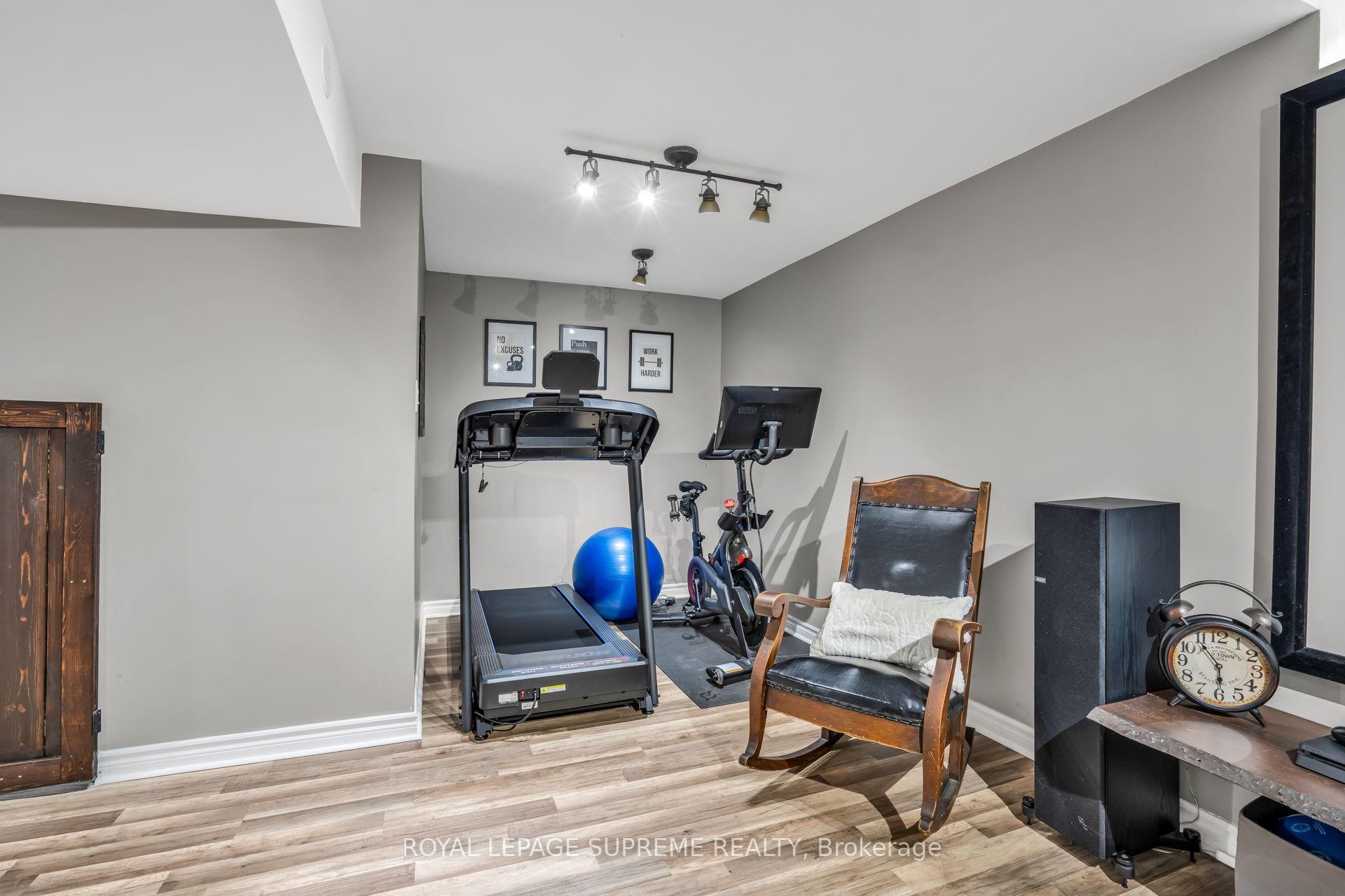 1063 Barclay Circle
