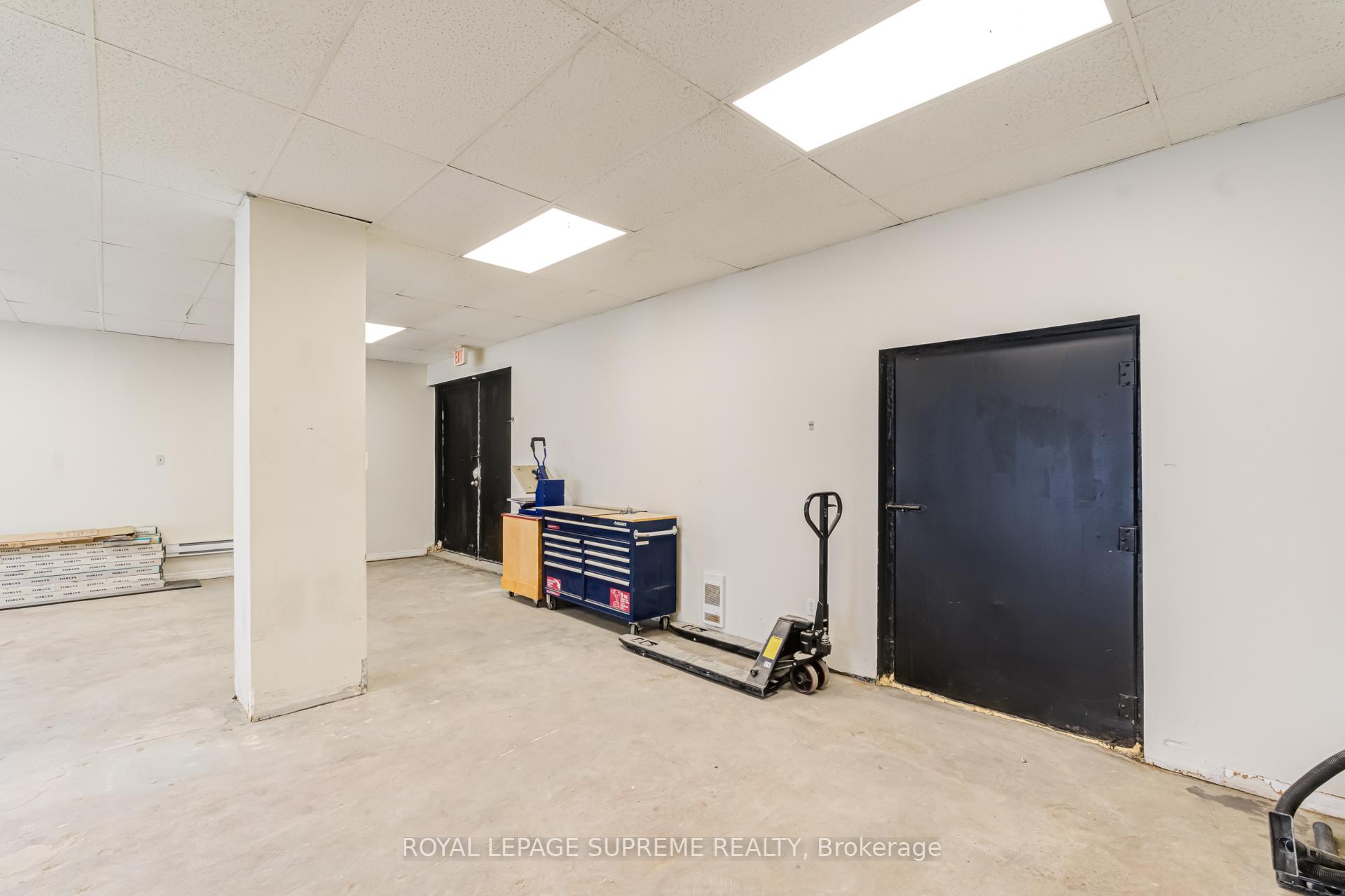2696 St Clair Avenue W 5