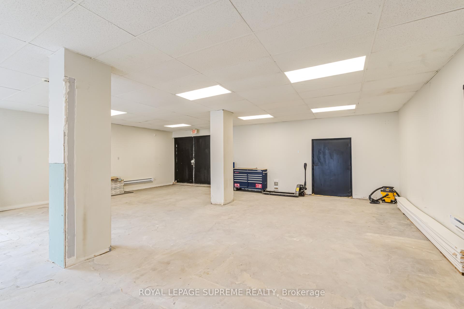 2696 St Clair Avenue W 5