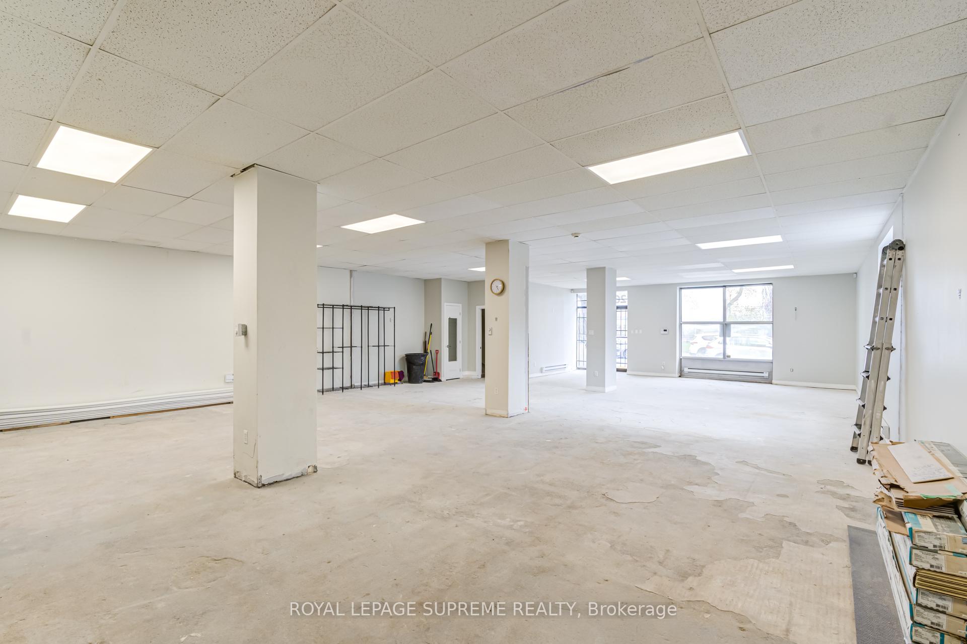 2696 St Clair Avenue W 5