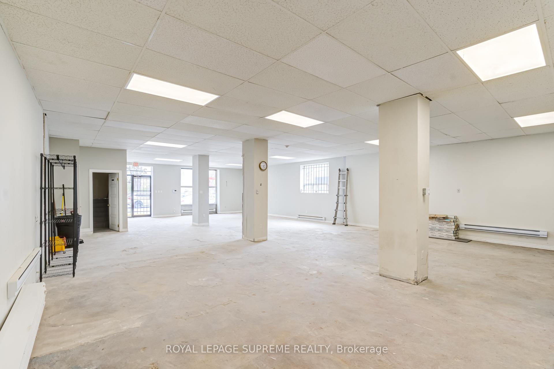 2696 St Clair Avenue W 5