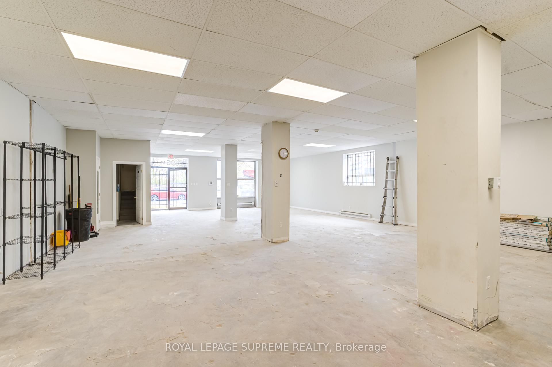 2696 St Clair Avenue W 5