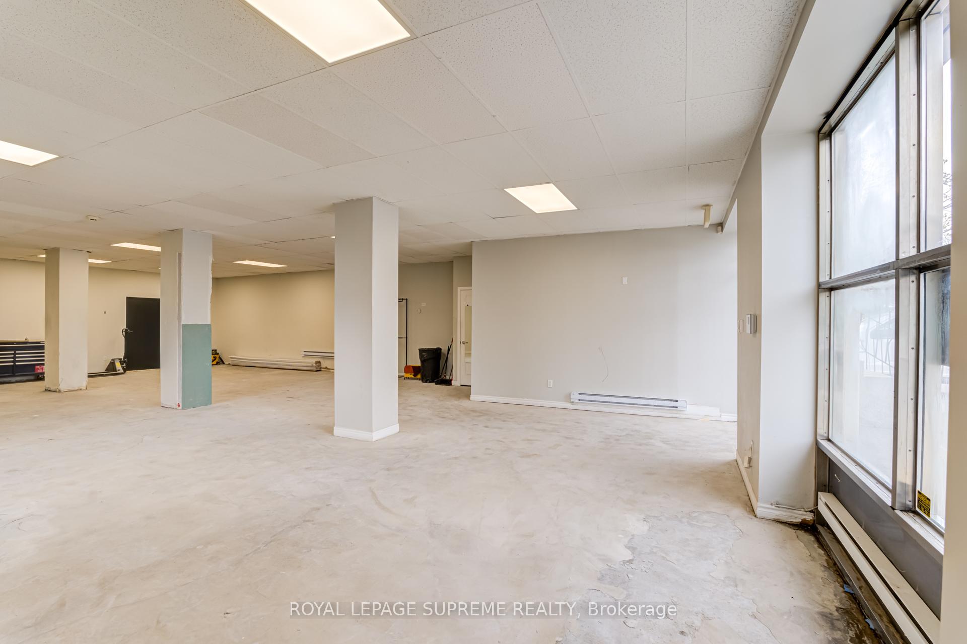 2696 St Clair Avenue W 5