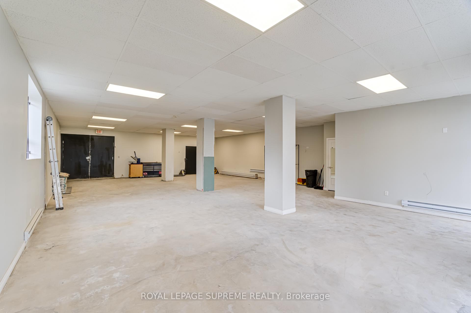 2696 St Clair Avenue W 5