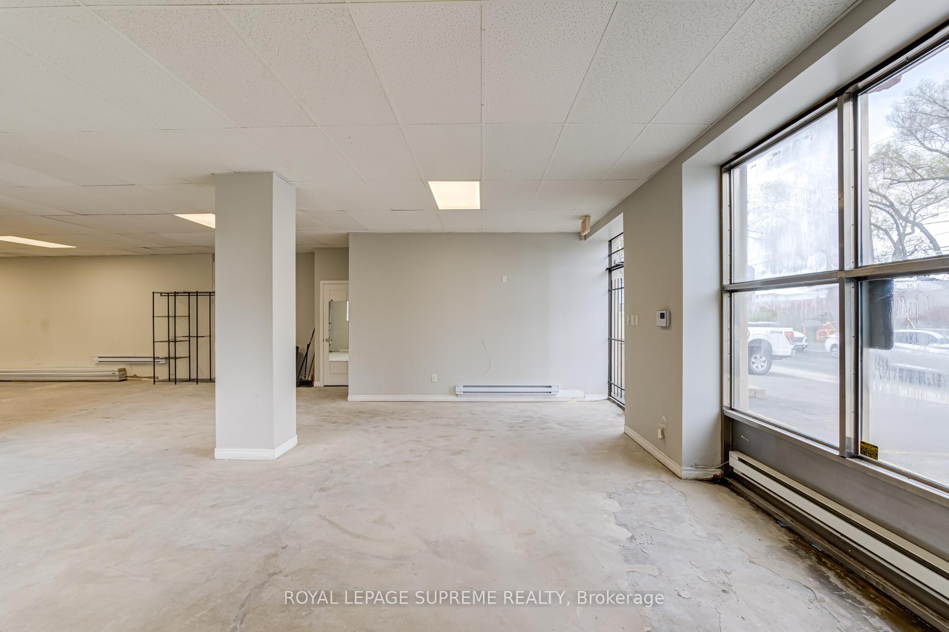 2696 St Clair Avenue W 5