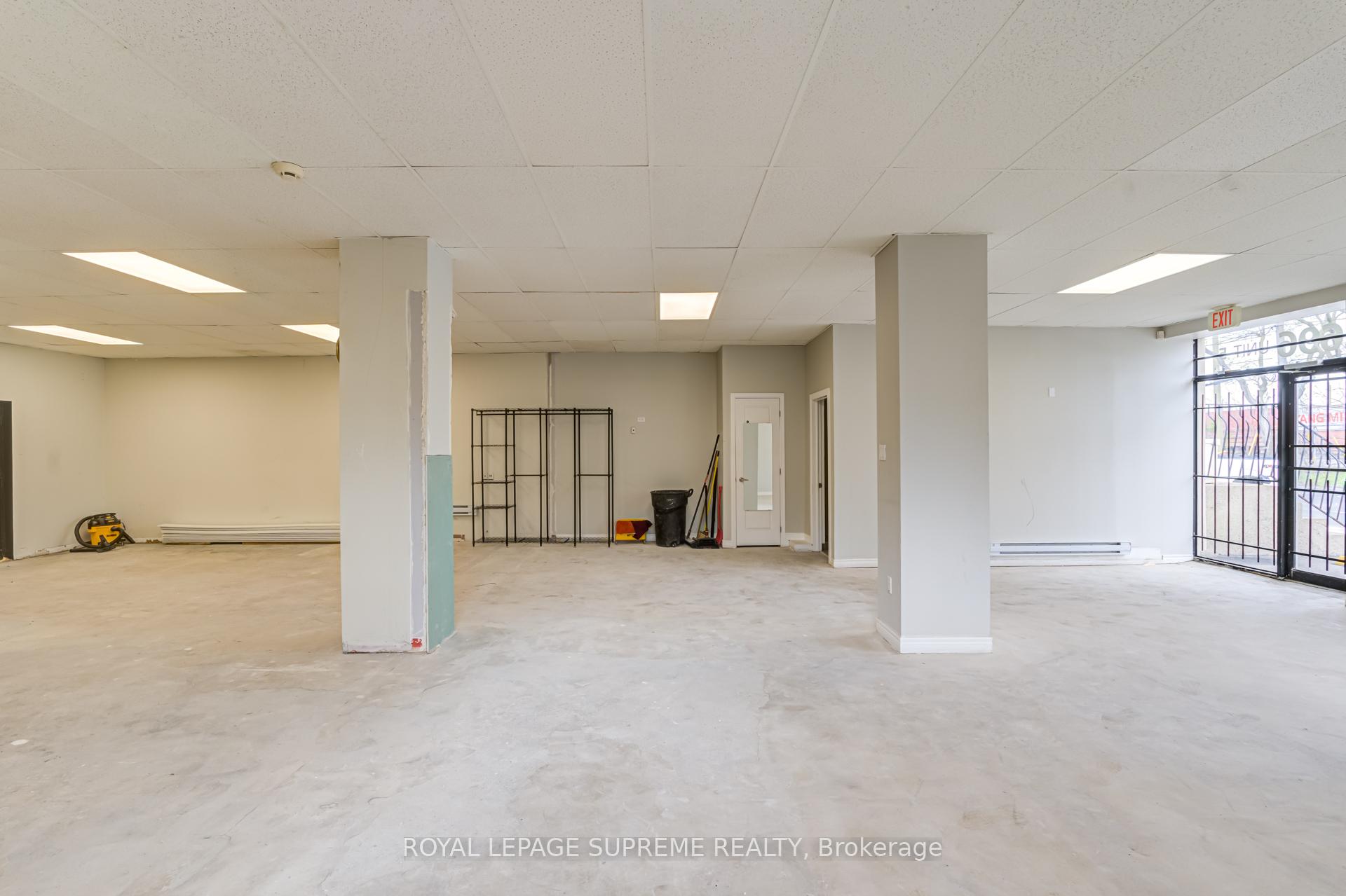 2696 St Clair Avenue W 5