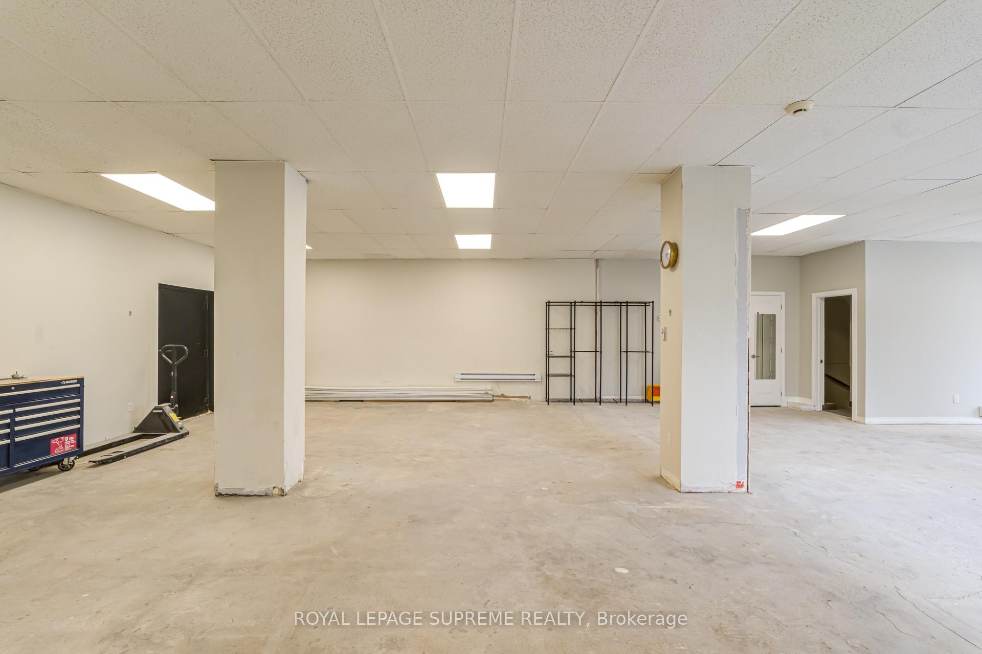 2696 St Clair Avenue W 5