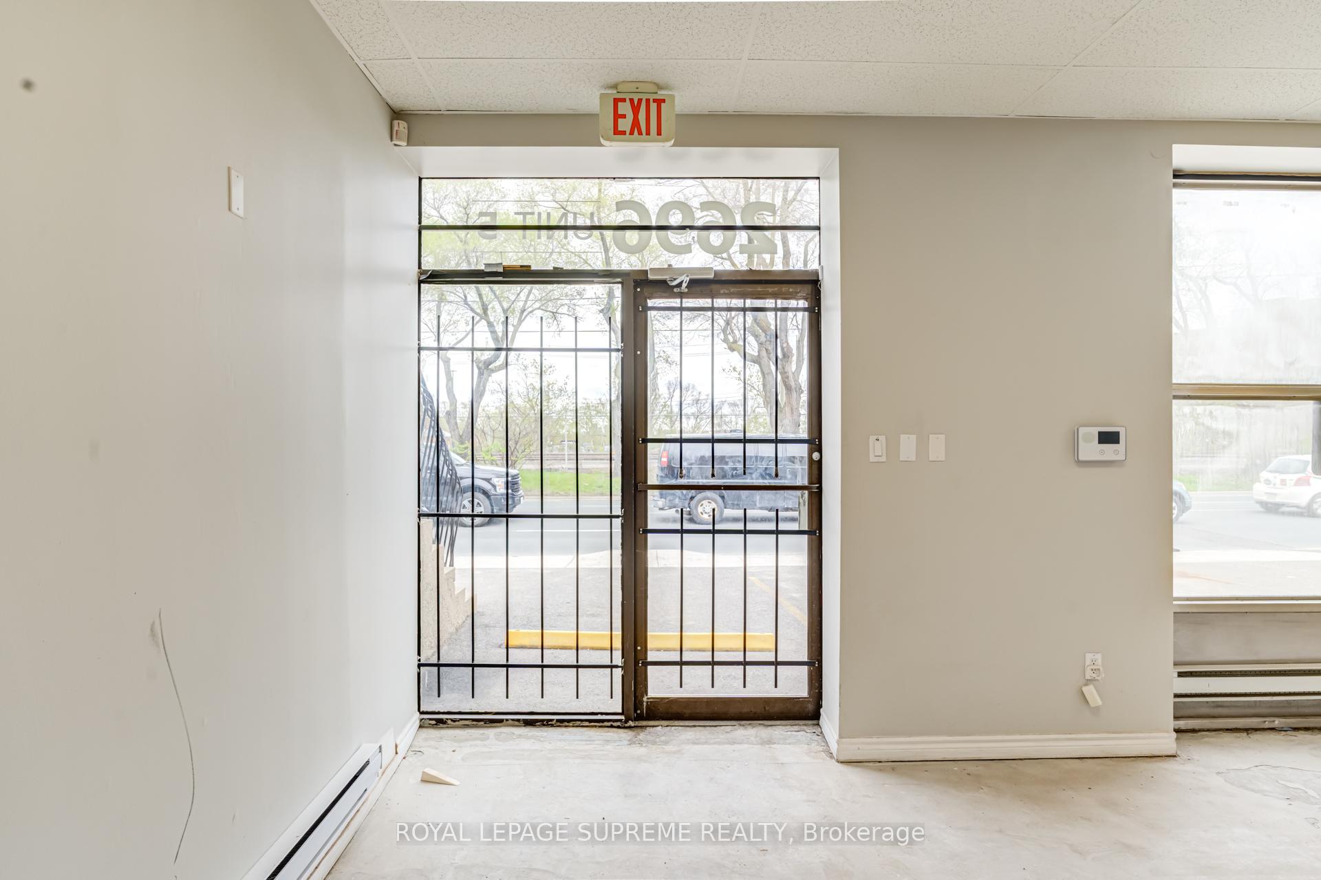 2696 St Clair Avenue W 5