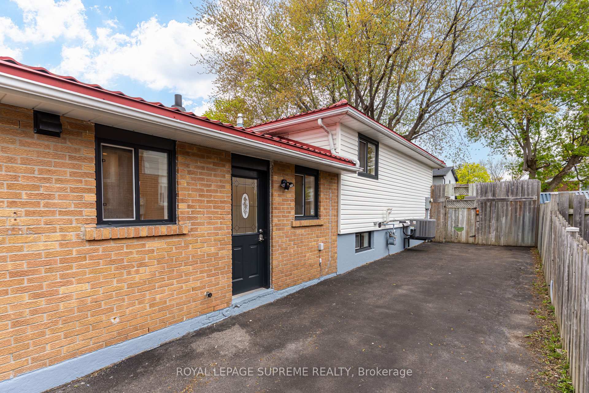 143 Voltarie Crescent
