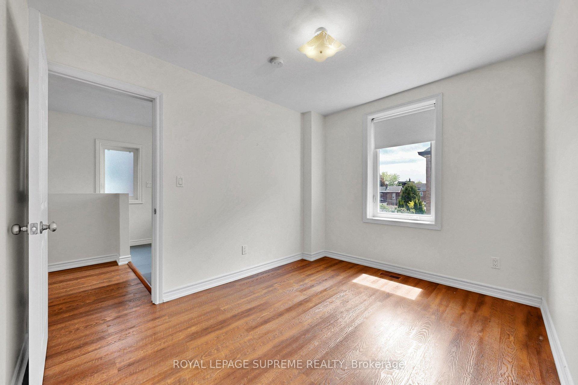119 Essex Street W