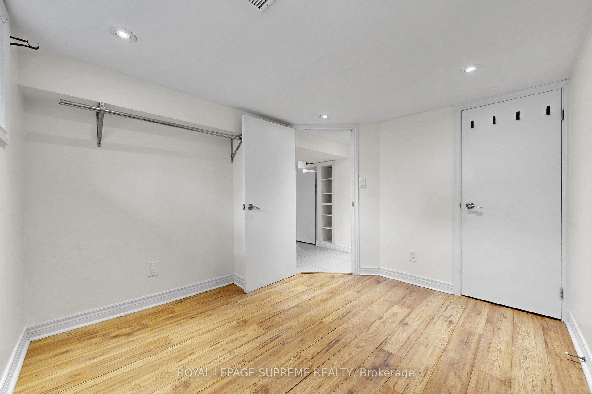 119 Essex Street W