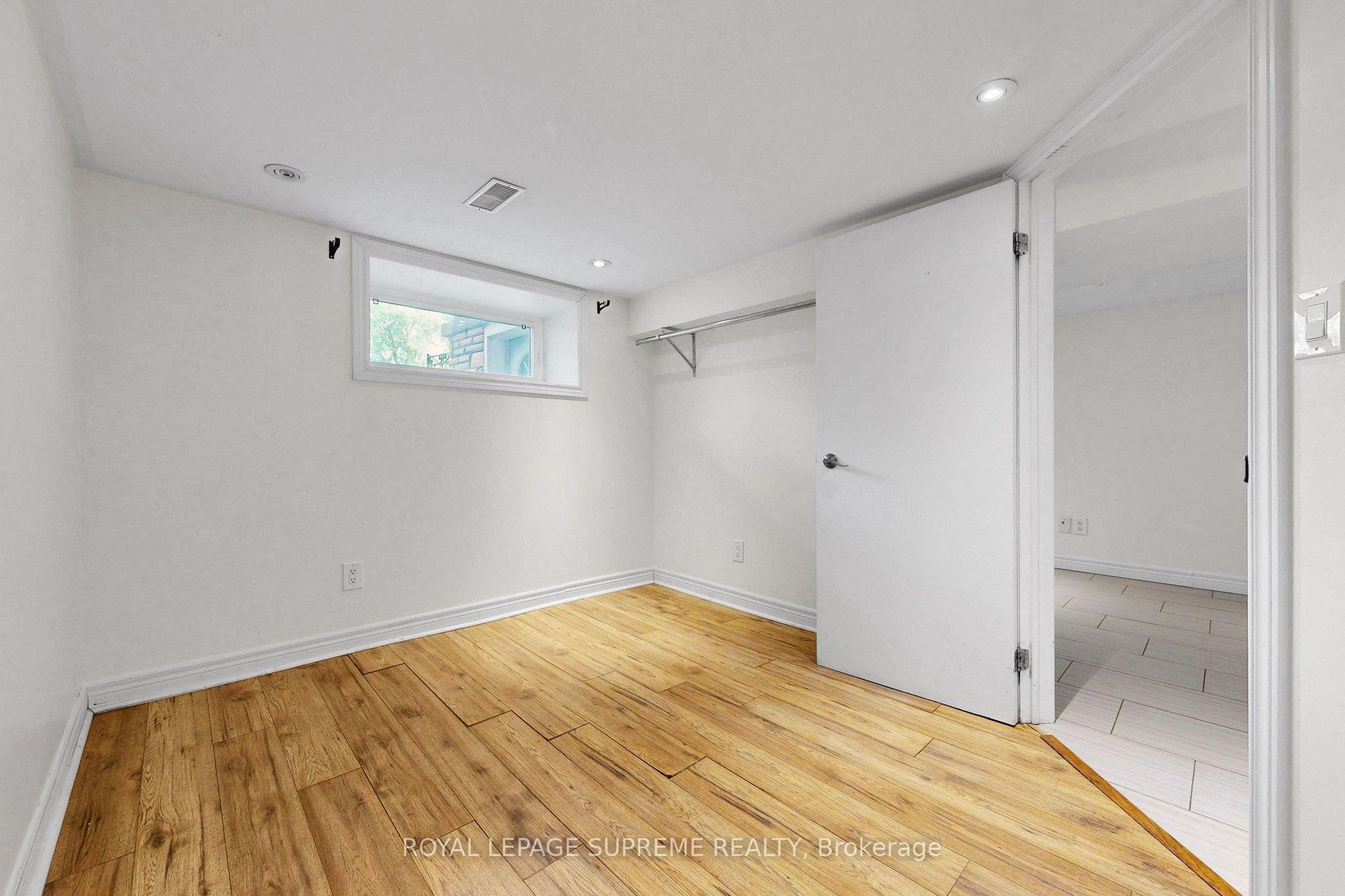 119 Essex Street W