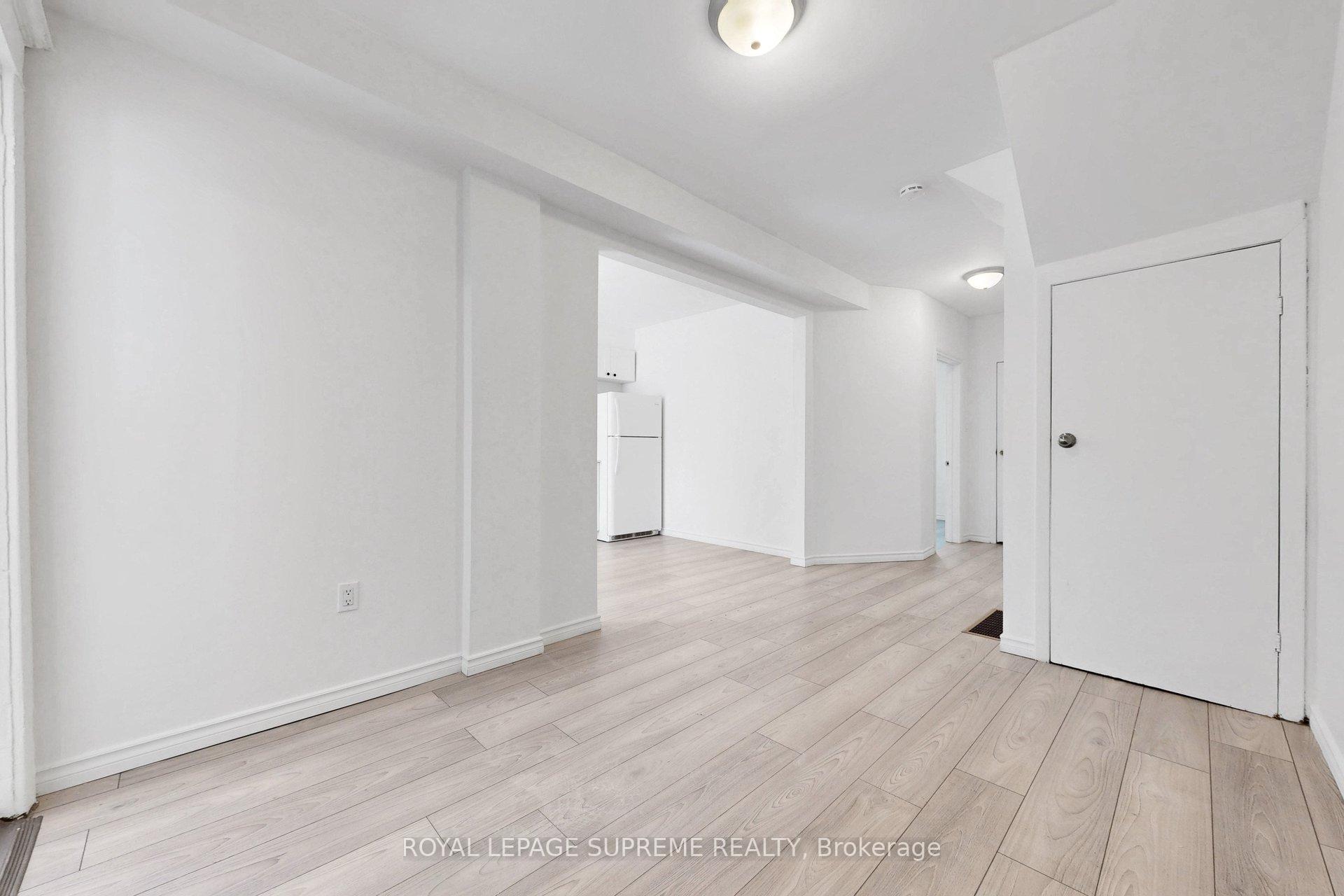 119 Essex Street W