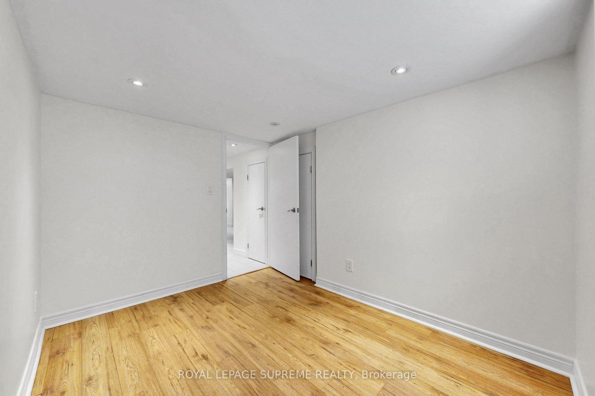 119 Essex Street W