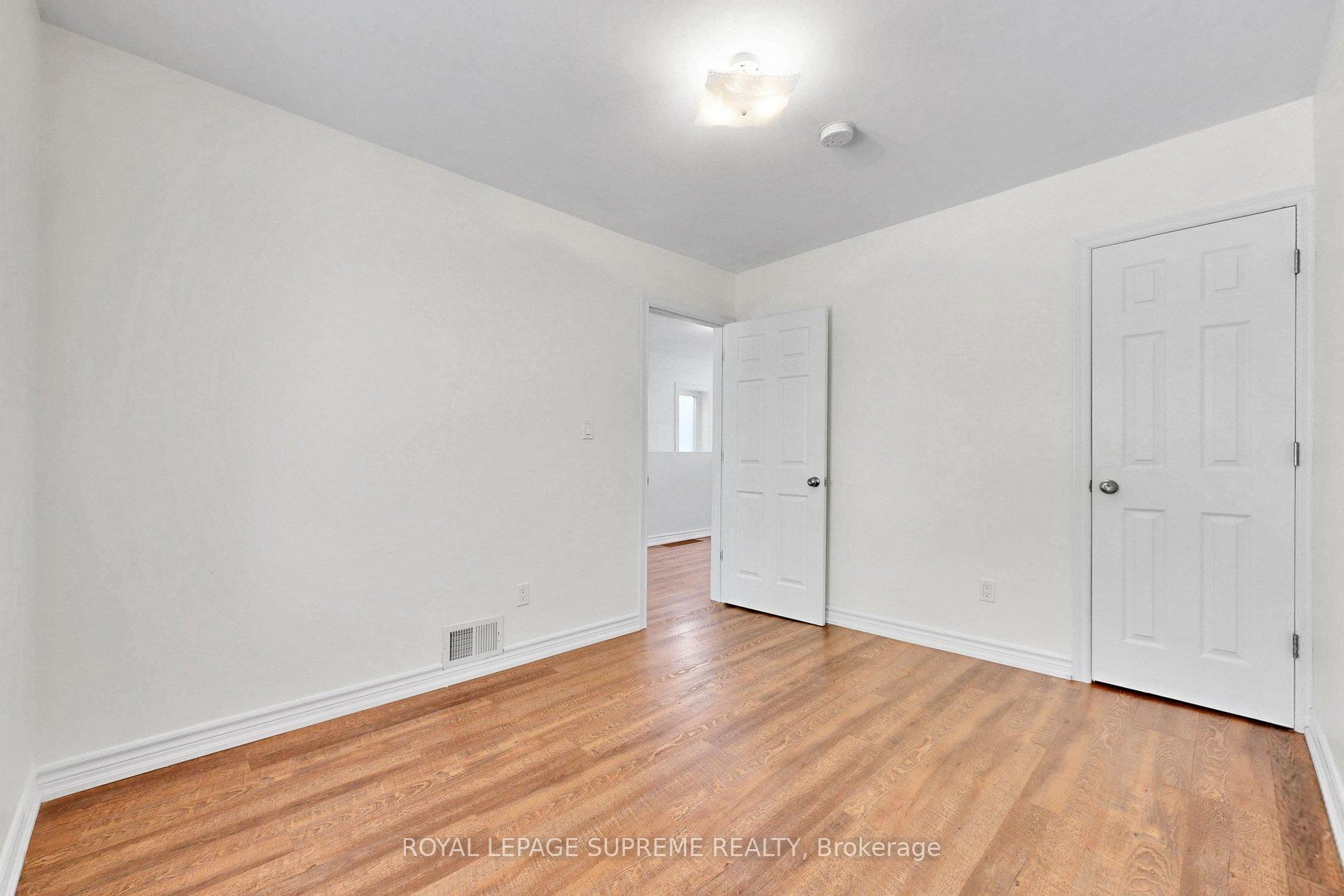 119 Essex Street W