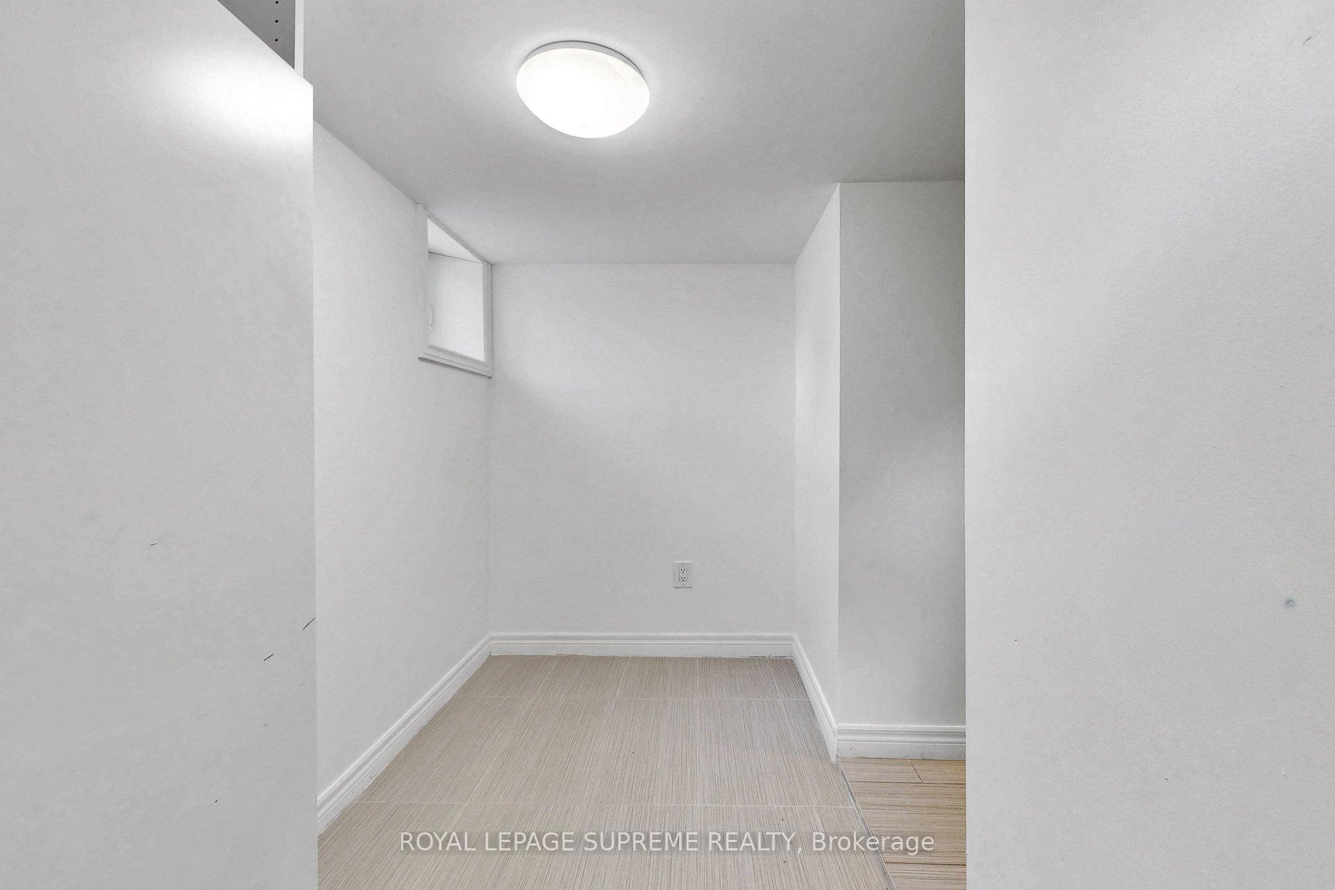 119 Essex Street W