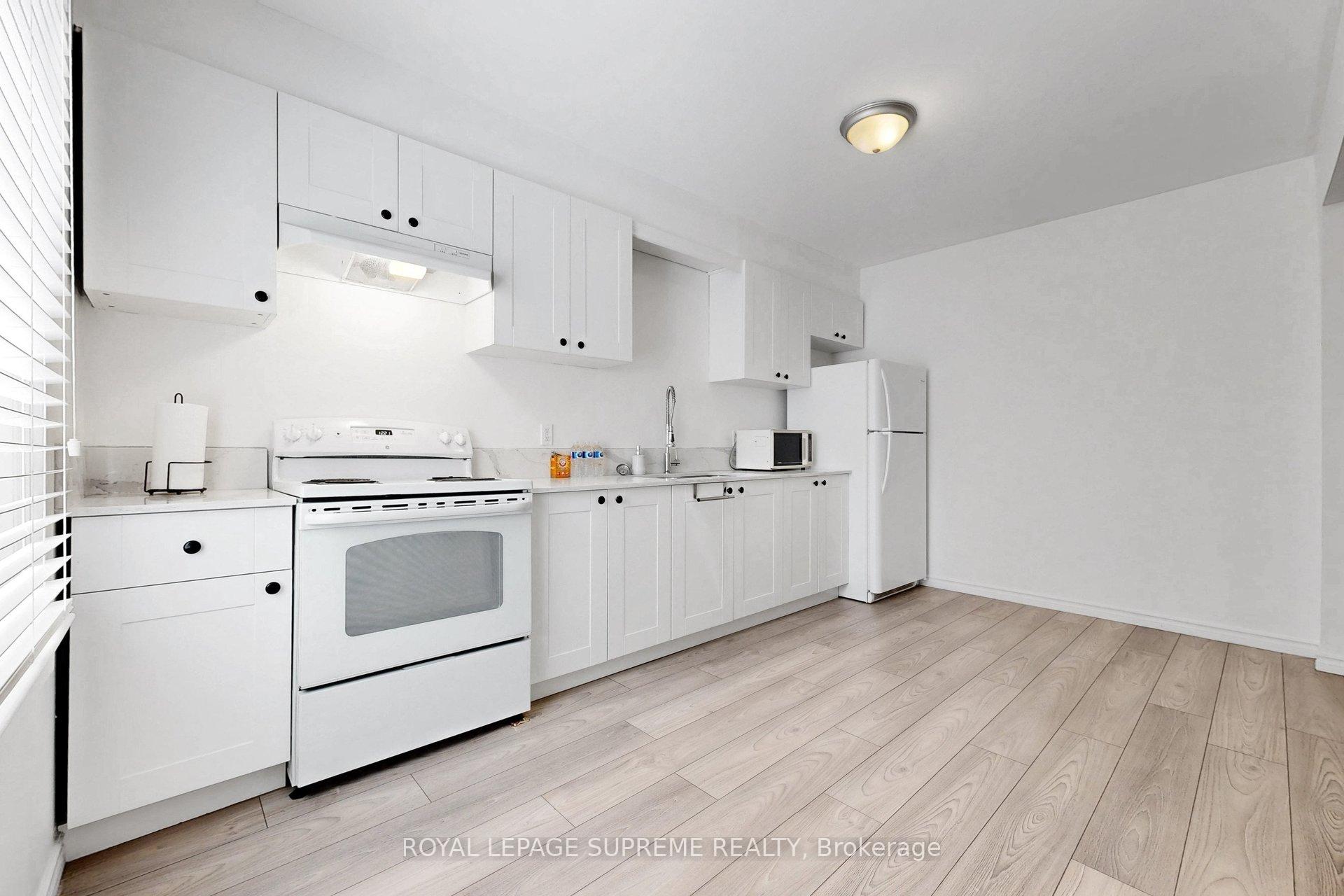119 Essex Street W