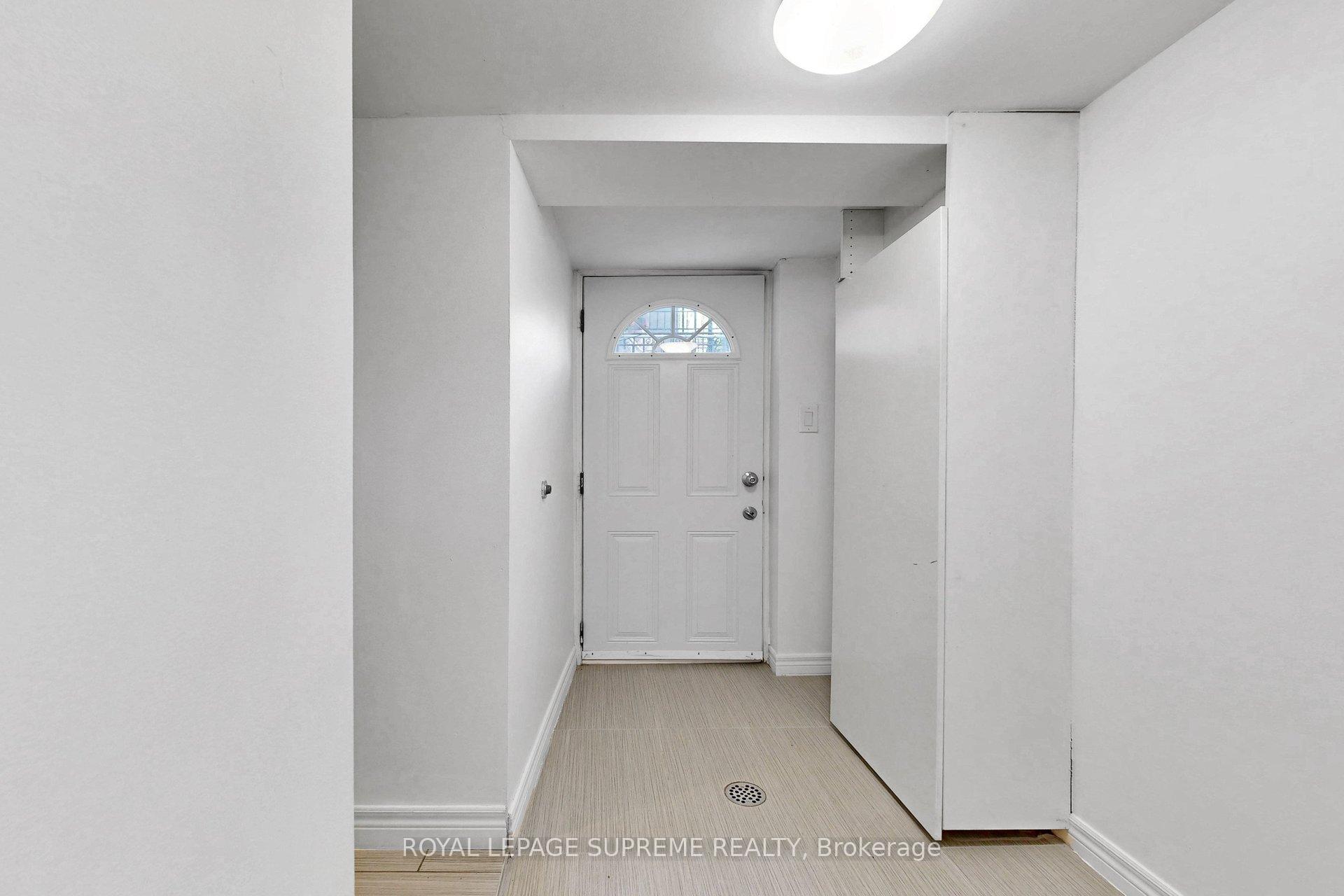 119 Essex Street W