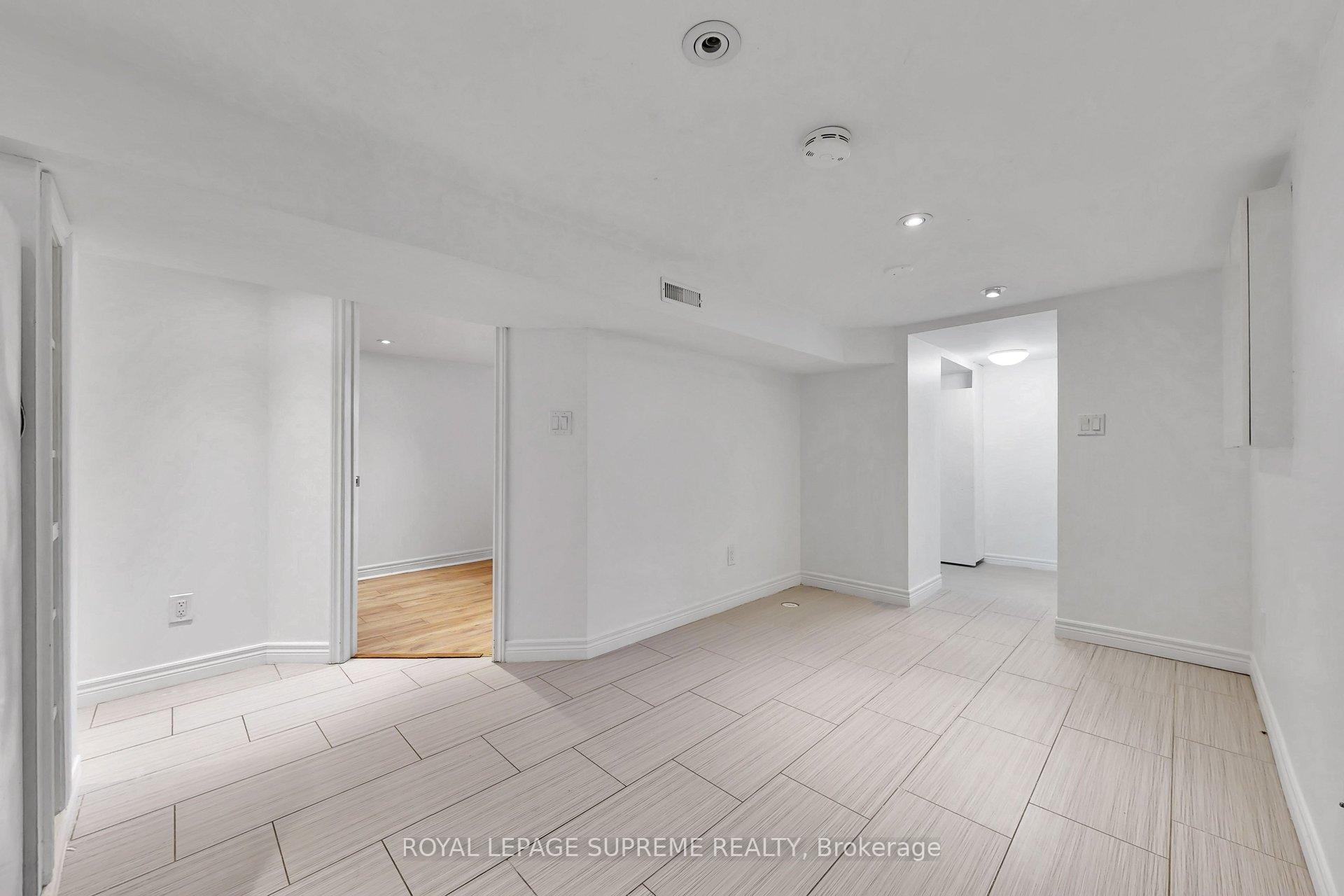 119 Essex Street W