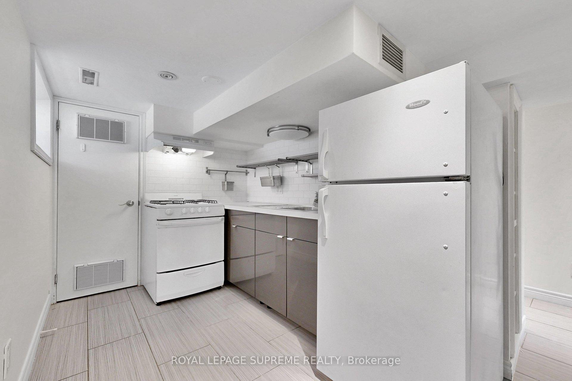 119 Essex Street W