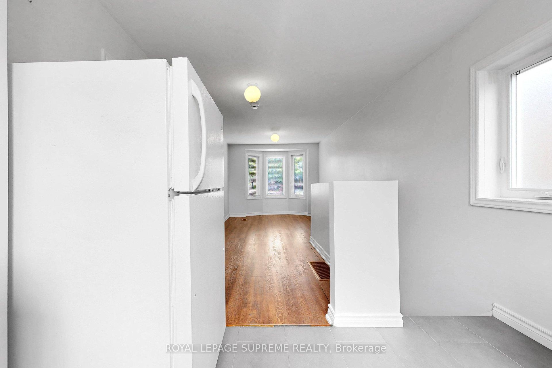 119 Essex Street W