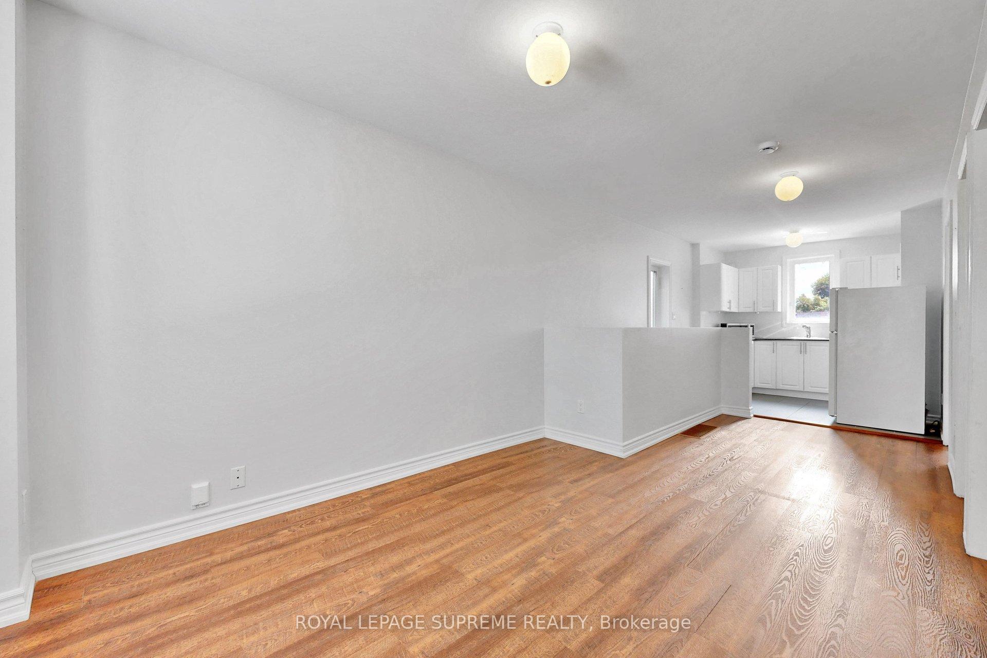 119 Essex Street W