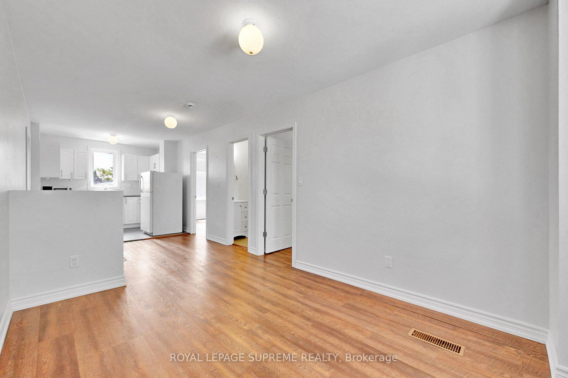 119 Essex Street W