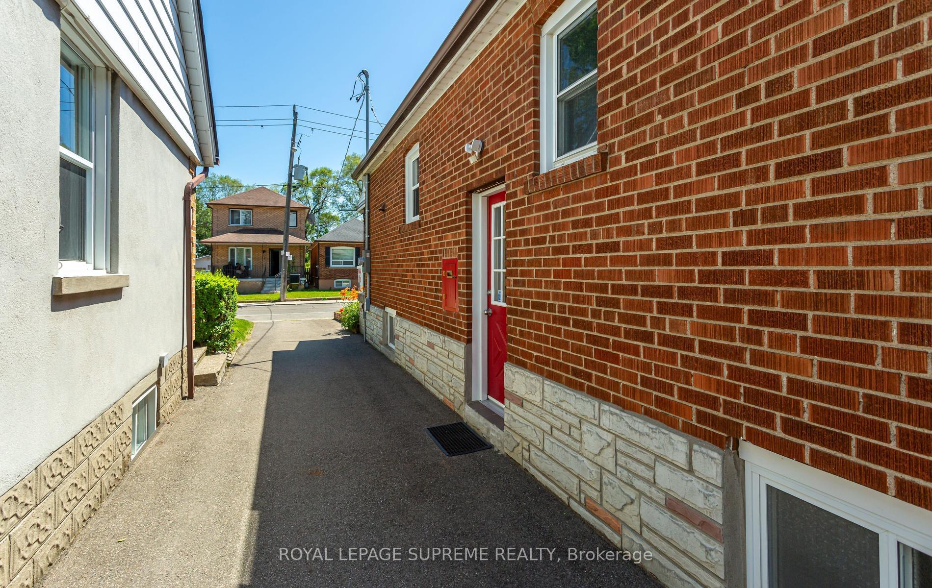 16 East Drive E