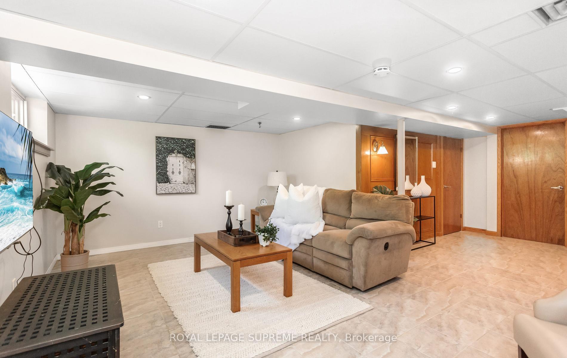 16 East Drive E