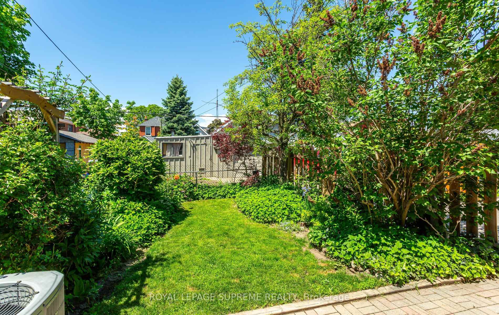 16 East Drive E