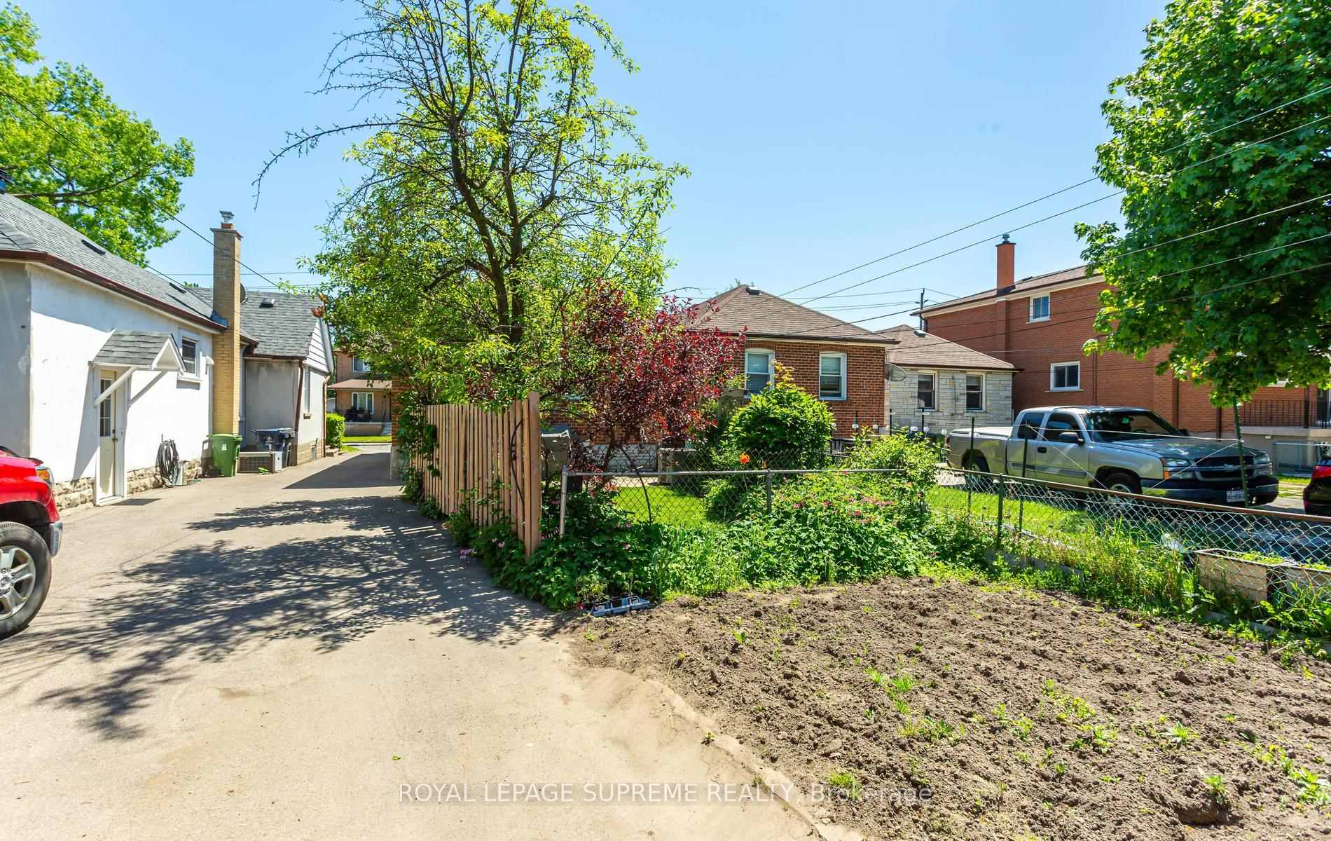 16 East Drive E