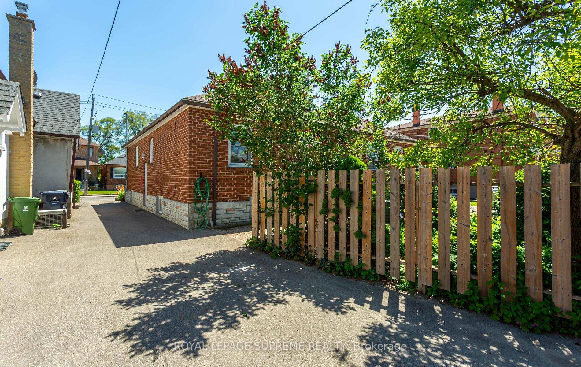 16 East Drive E
