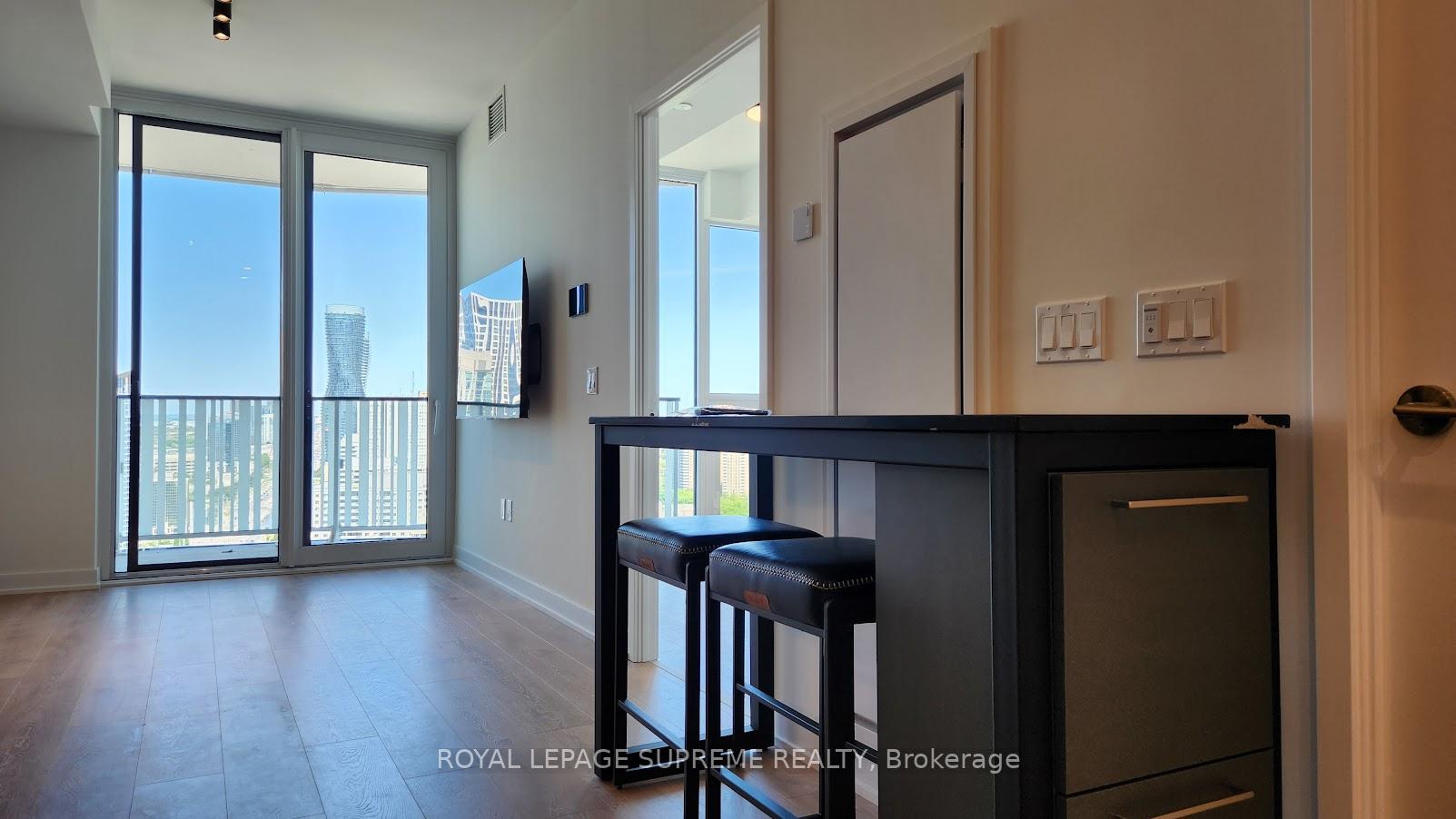 1 Fairview Road E 2705