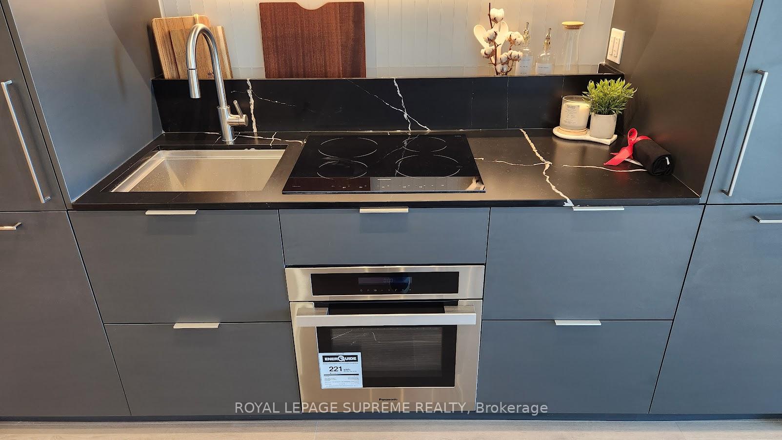 1 Fairview Road E 2705