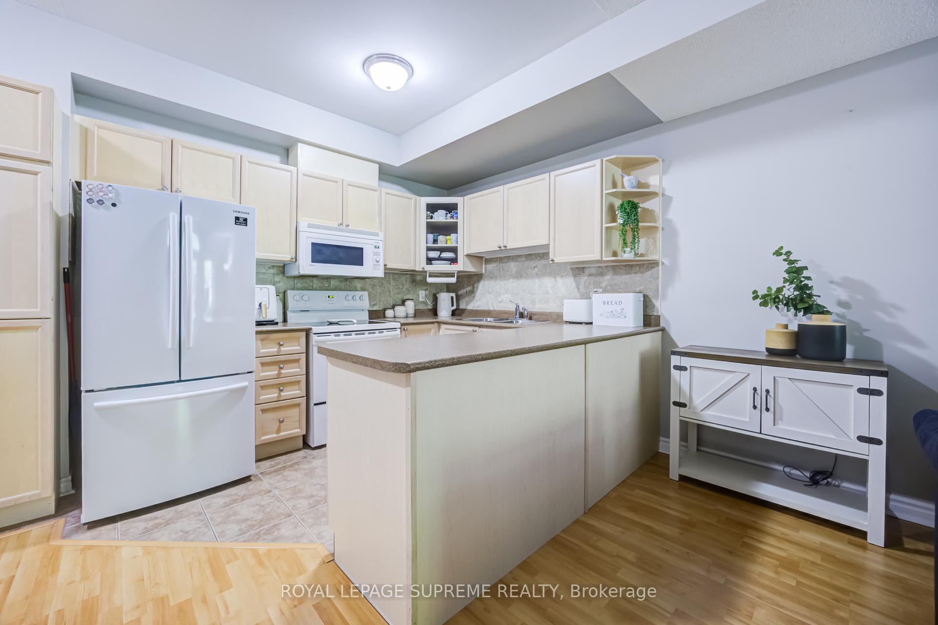 1949 Lawrence Avenue W 15
