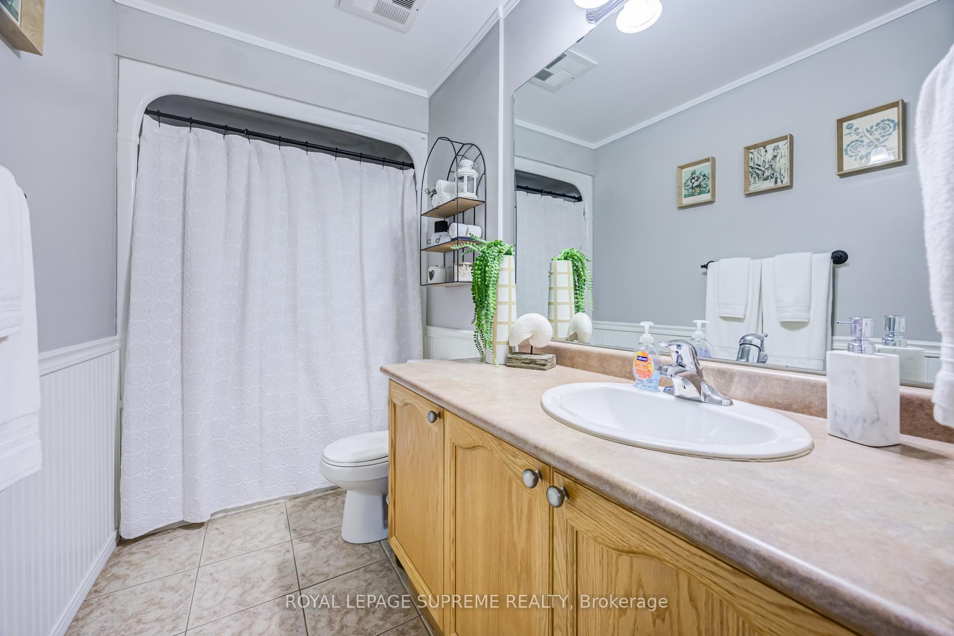 1949 Lawrence Avenue W 15