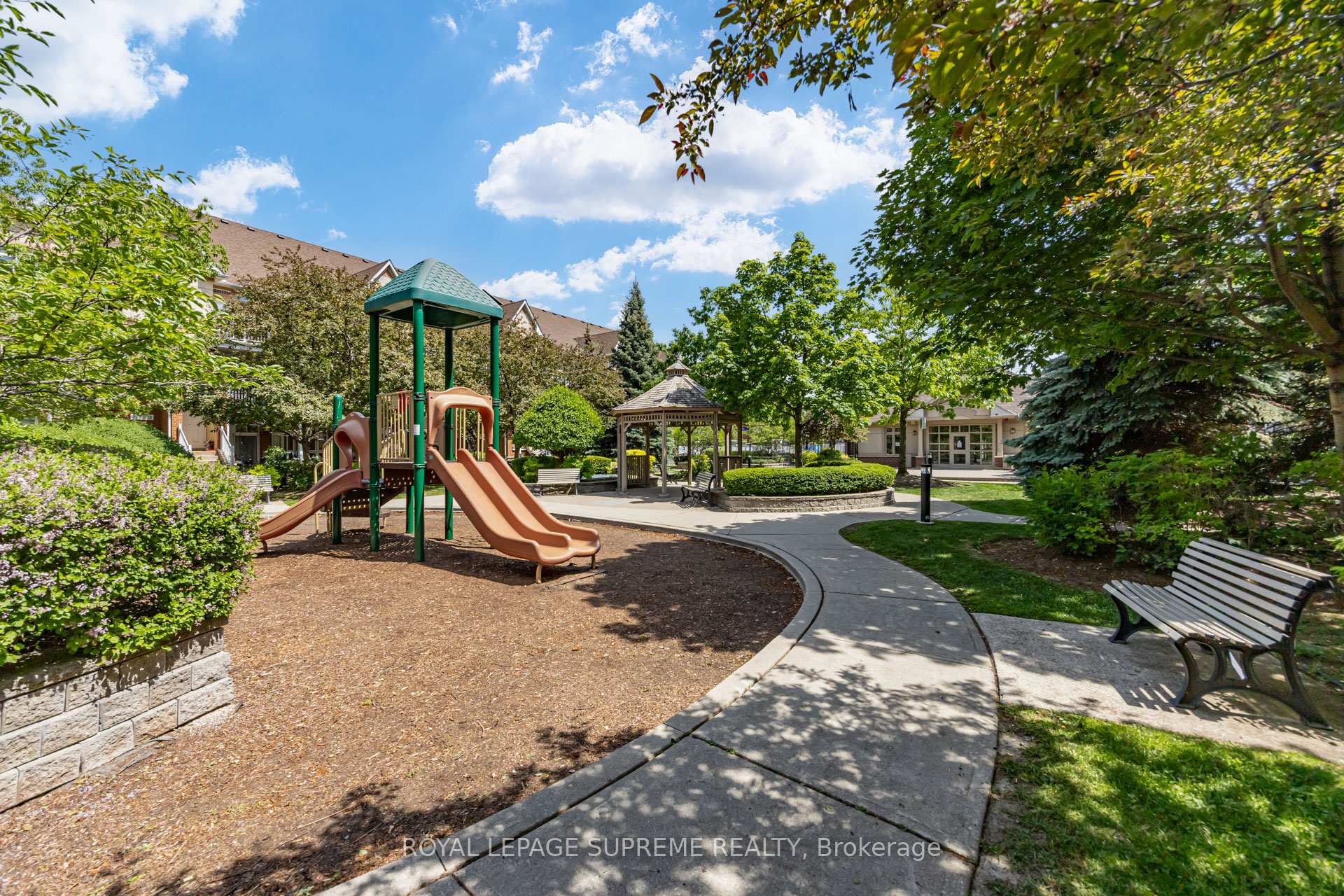 1949 Lawrence Avenue W 15