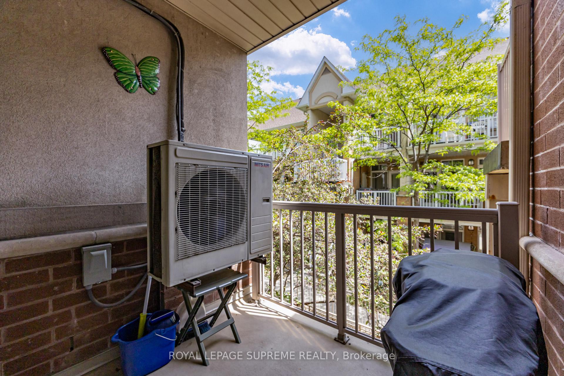1949 Lawrence Avenue W 15