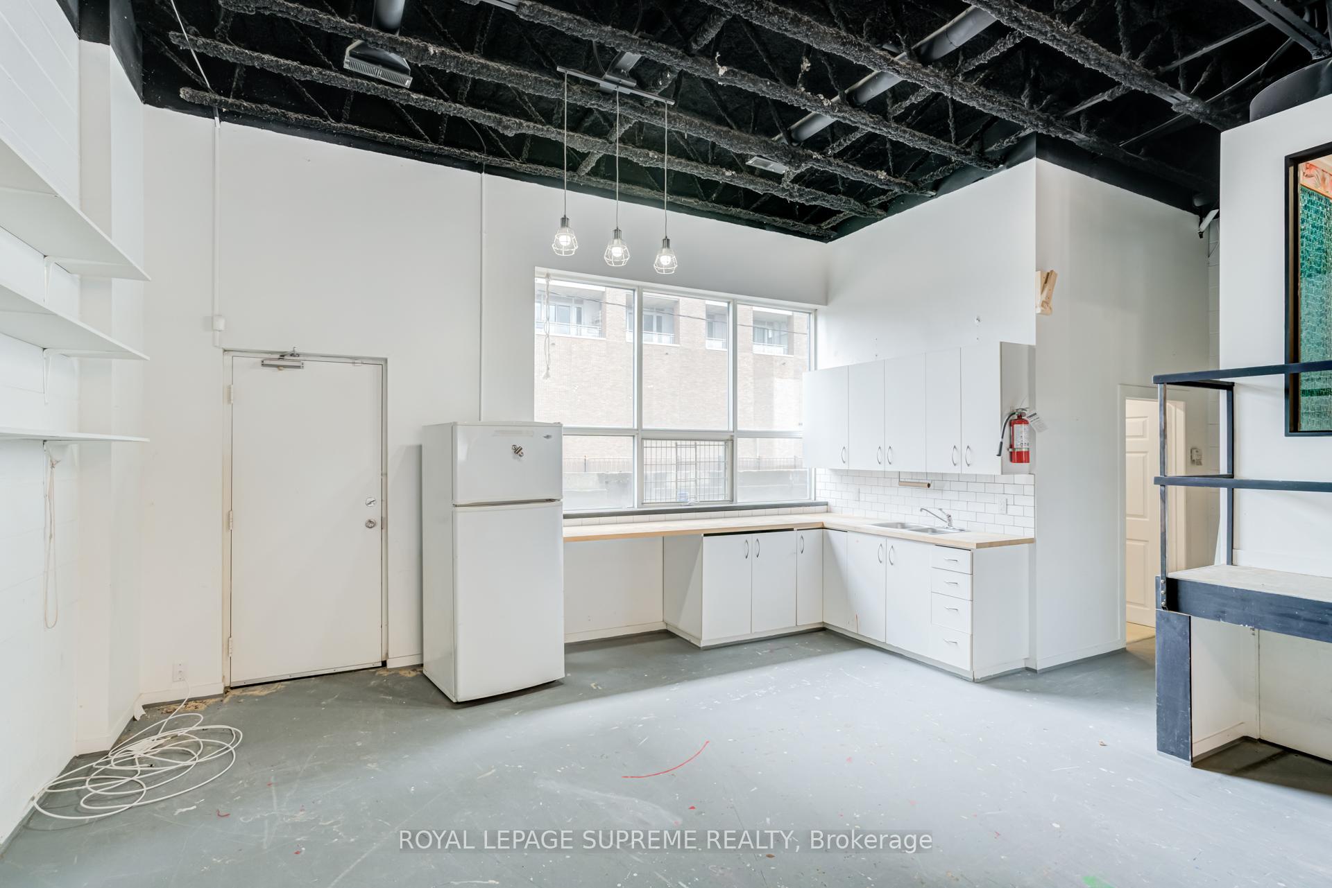 1444 Dupont Street 6