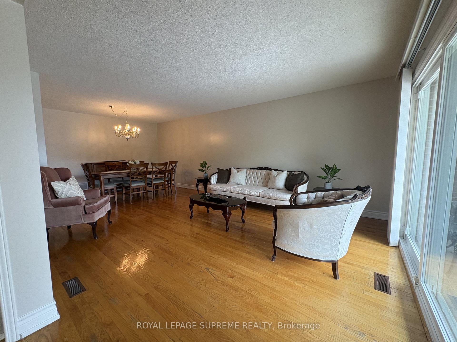 966 Lovingston Crescent