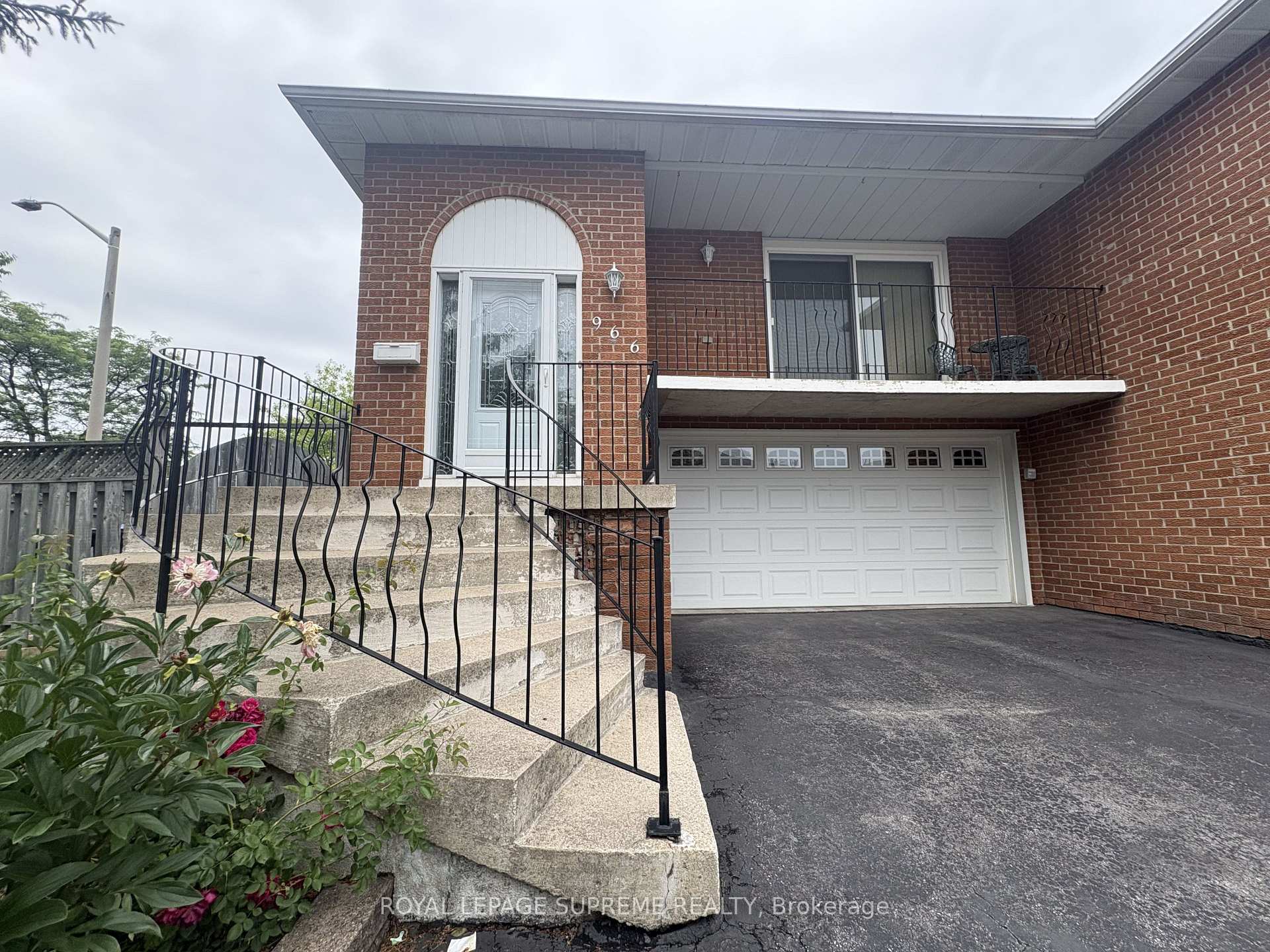 966 Lovingston Crescent