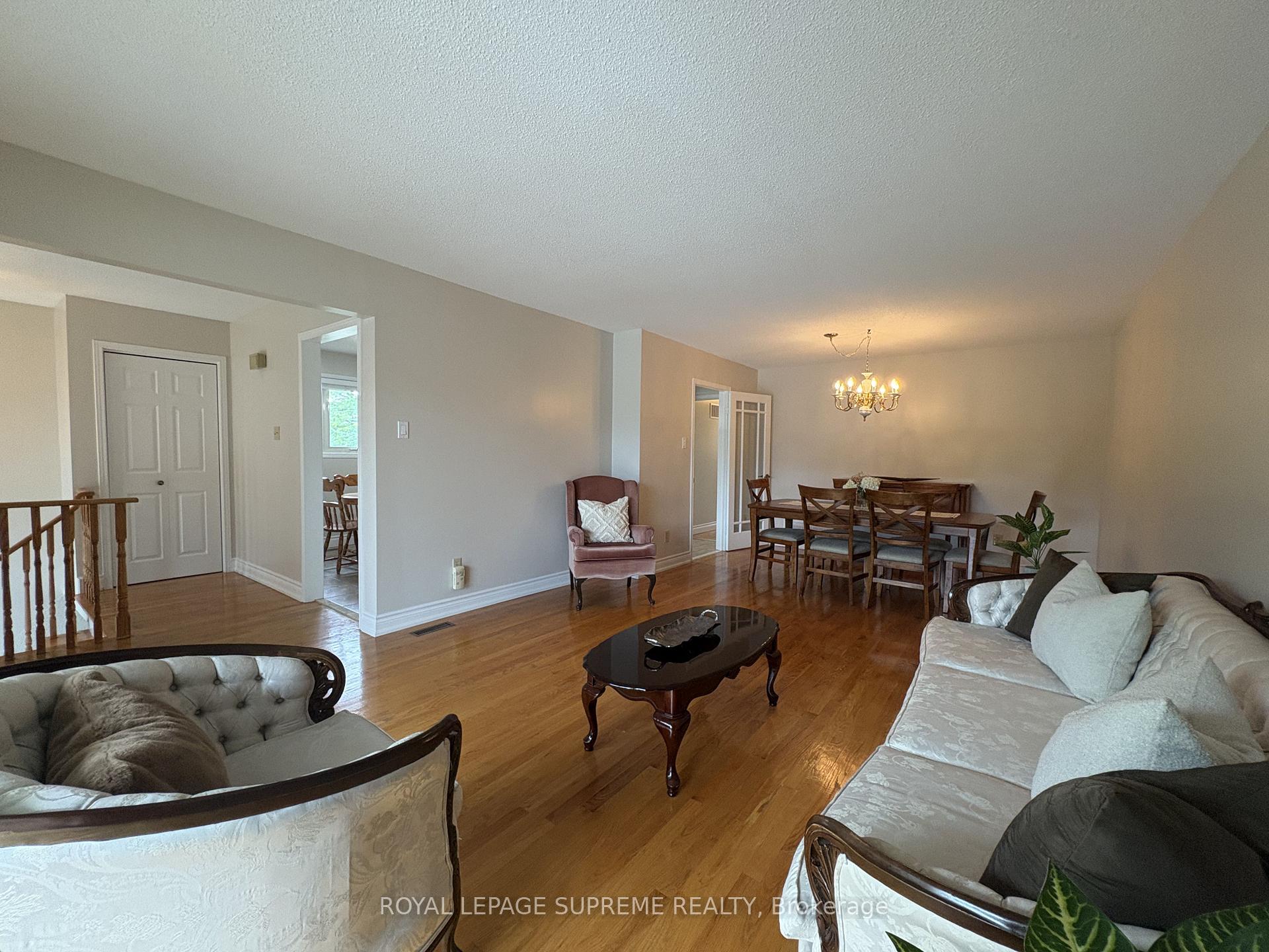 966 Lovingston Crescent