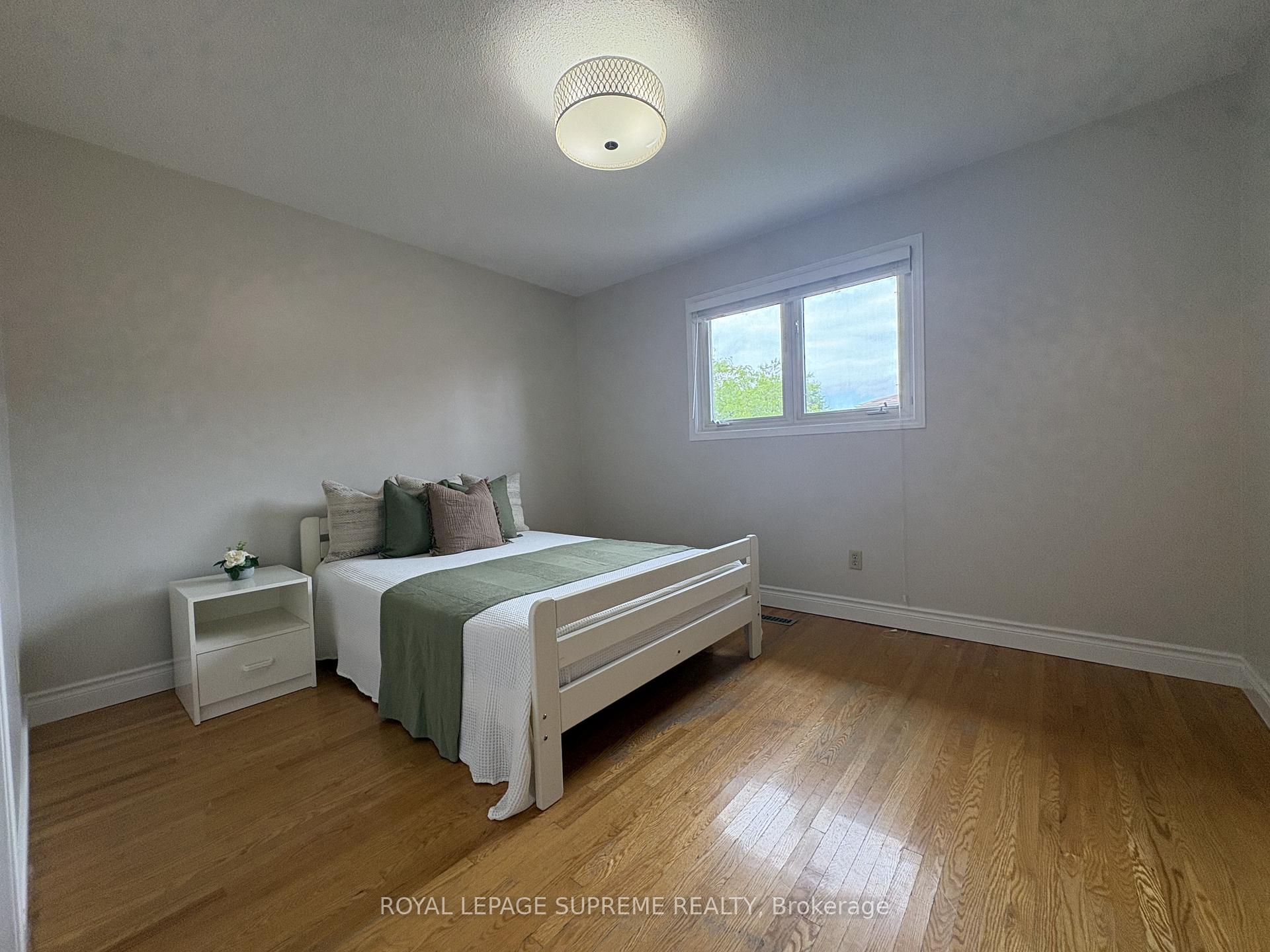 966 Lovingston Crescent