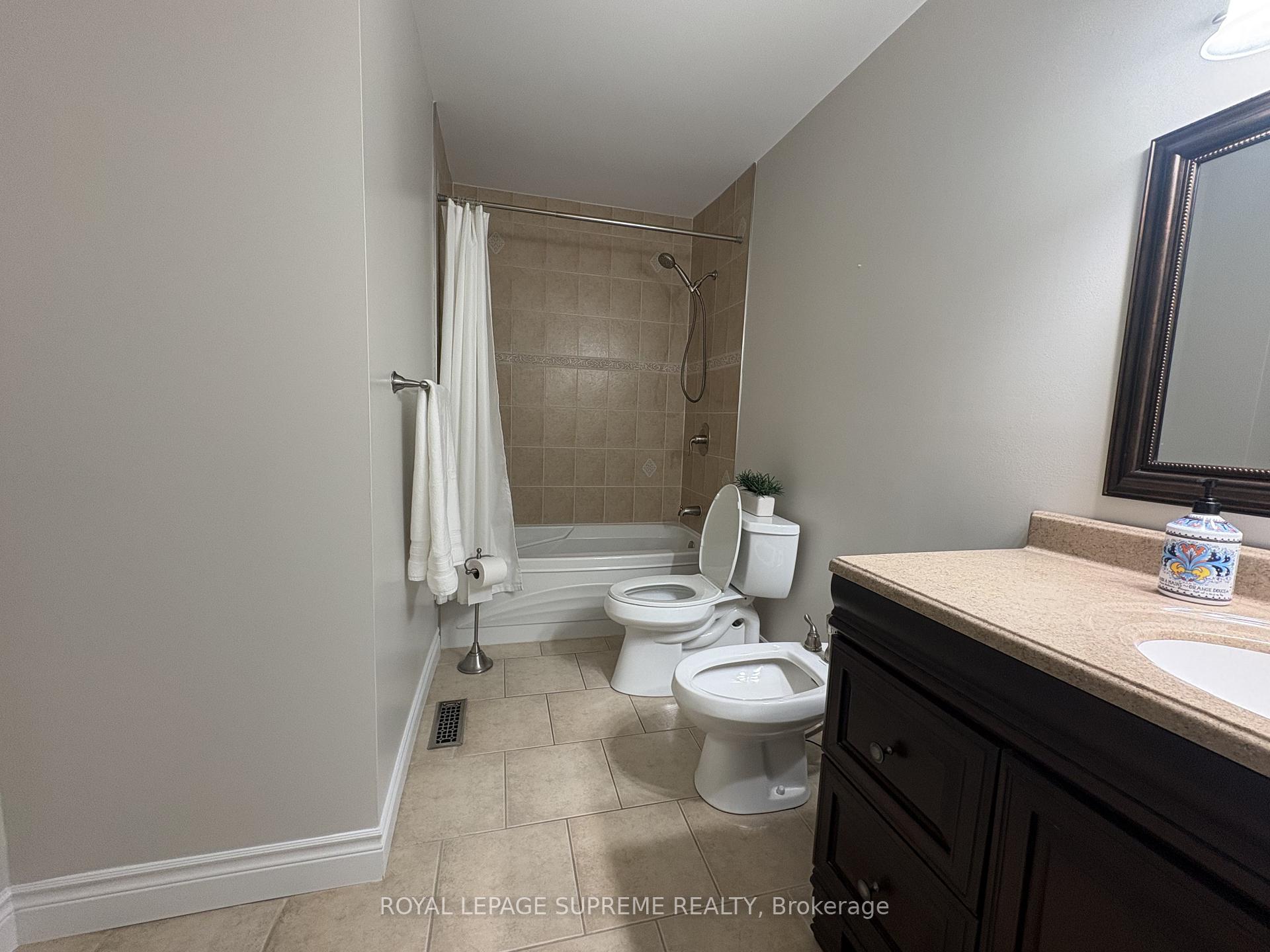 966 Lovingston Crescent
